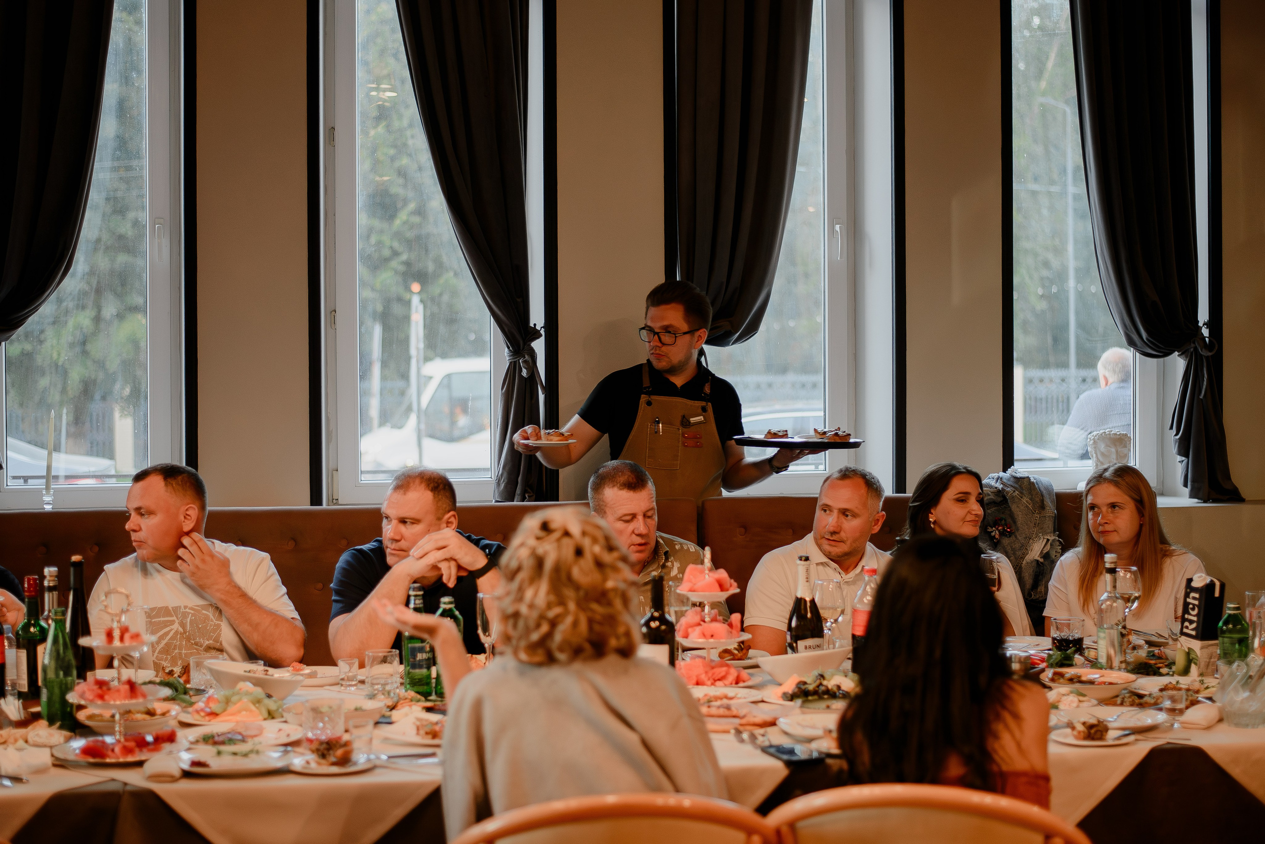 Свадьба и банкеты. Дина — ваш фотограф в Коломне и Москве. Живые портреты, любимые люди, важные события. Всё, что хочется помнить