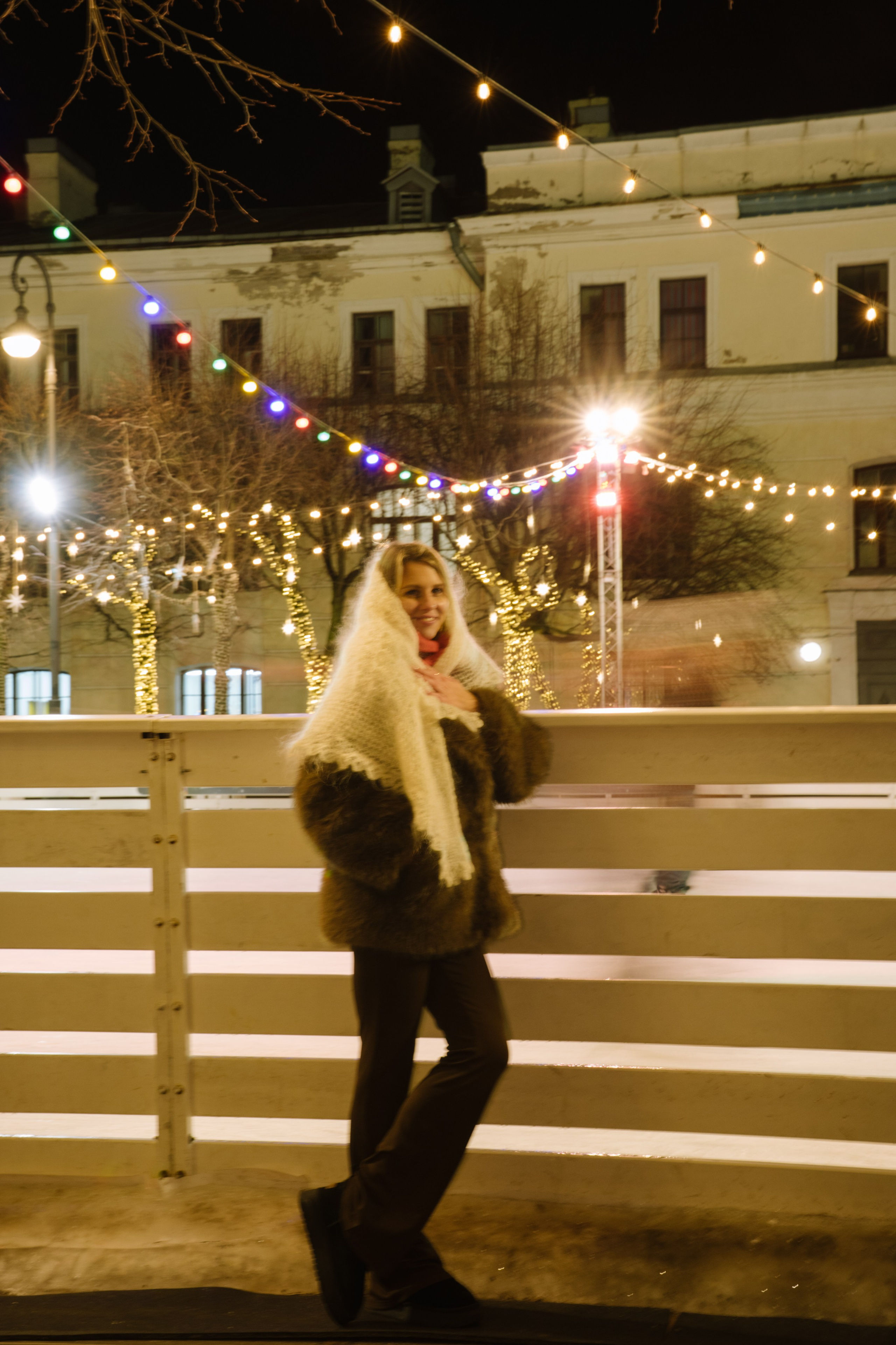 ПРОГУЛКА НА МАНЕЖНОЙ ПЛОЩАДИ ДЛЯ ДЕВУШКИ ПЕРЕД НОВЫМ ГОДОМ (НОВОГОДНЯЯ ФОТОСЕССИИЯ НА МАНЕЖНОЙ ПЛОЩАДИ). Профессиональный фотограф, Санкт-Петербург — Виктория Богомолова