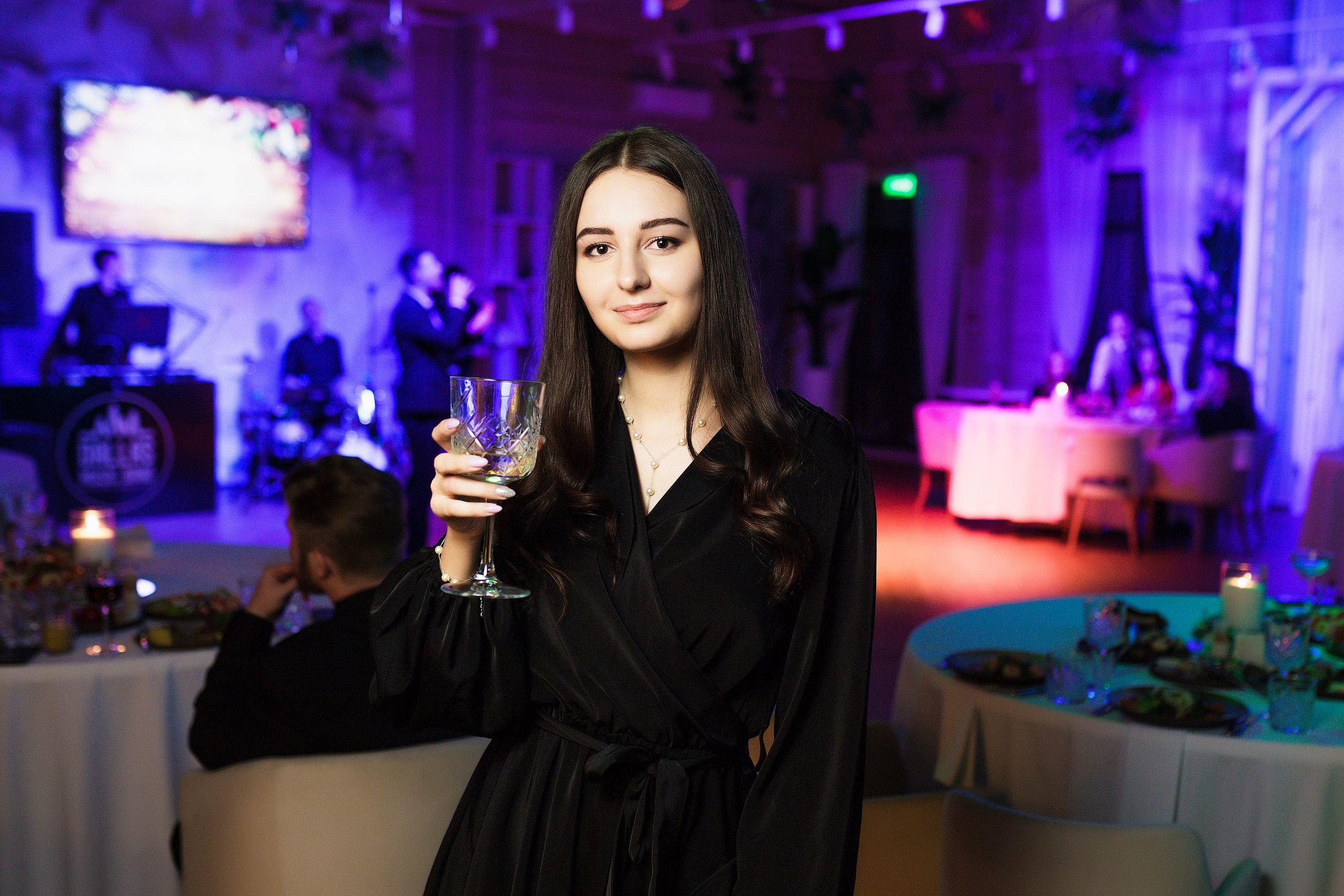 ЗАВЕДЕНИЯ. Roman Photo