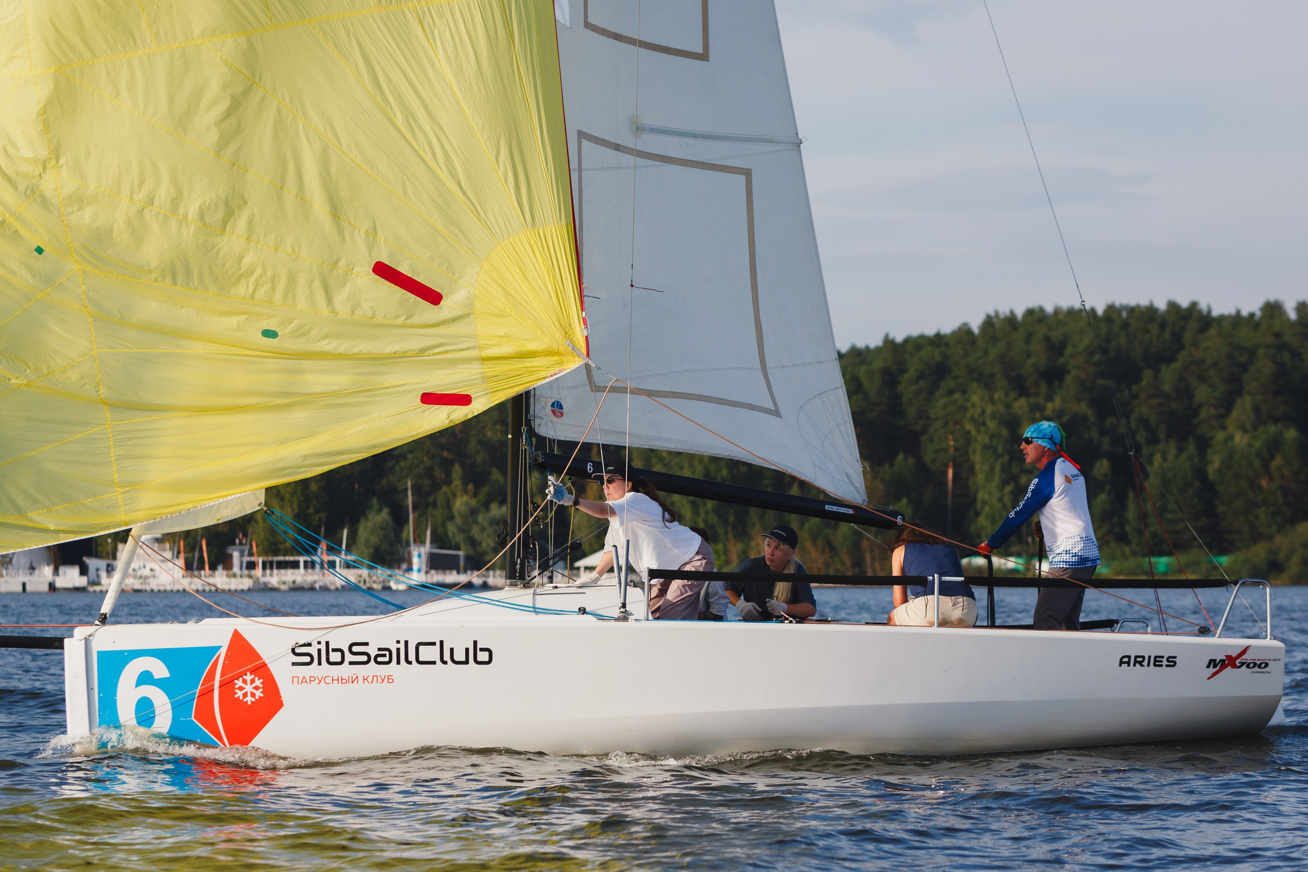 ЯХТИНГ. Roman Photo