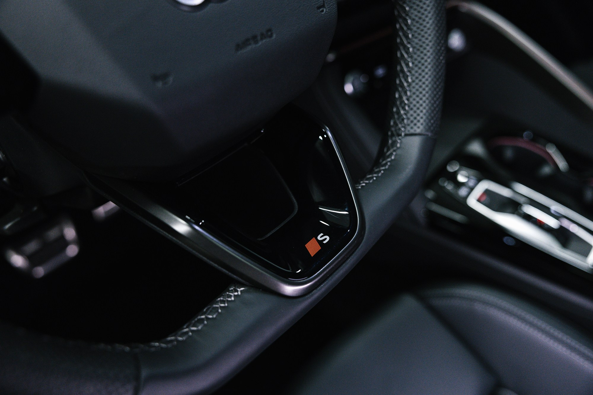 Audi Q5  40 TFSI 2.0 S tronic (204 л. с.). Автосалон «Х-Авто»