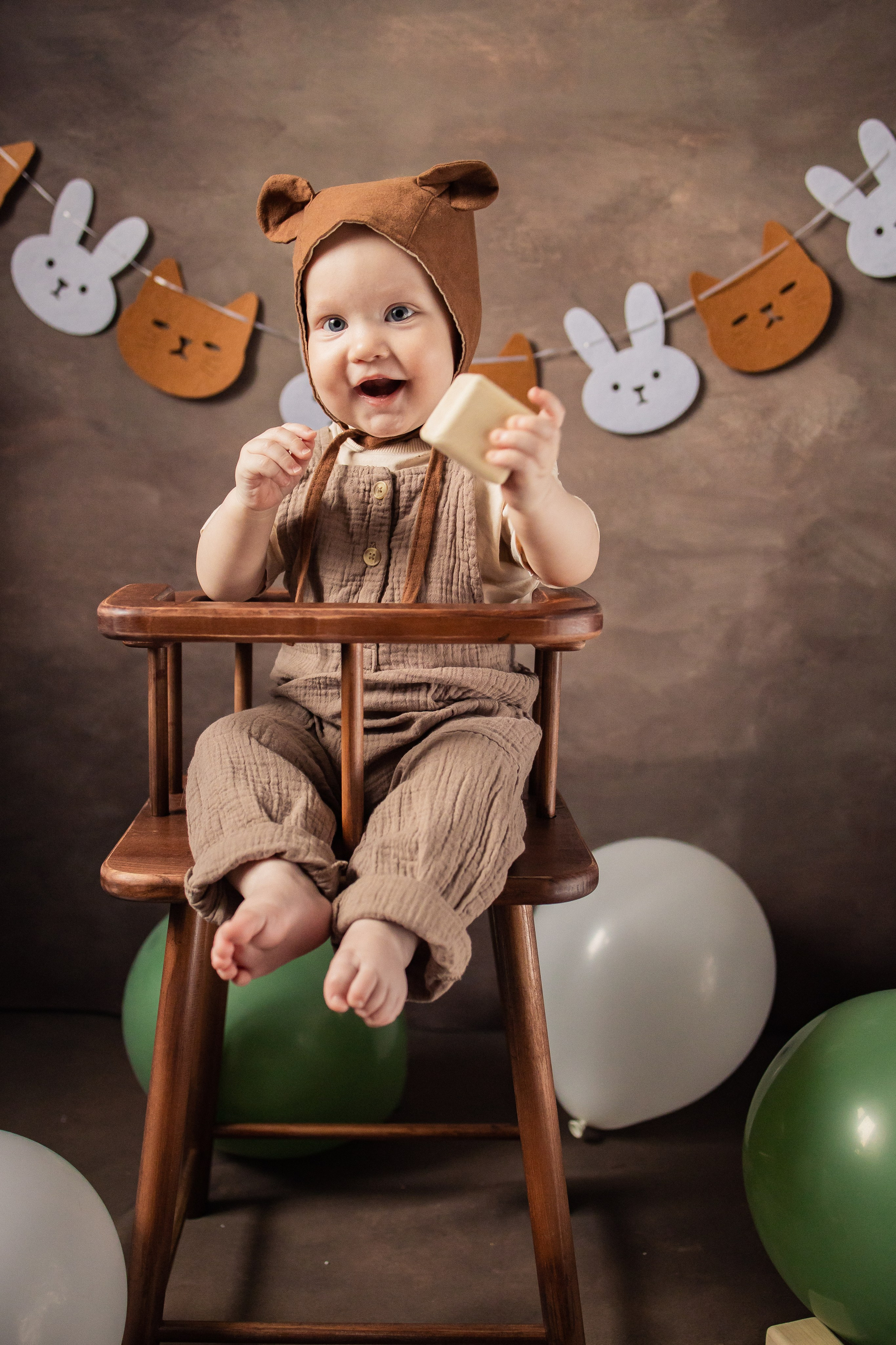 Мишка в стульчике. Детский и семейный фотограф в Пушкино, Мытищи, Москва Сергеева Светлана