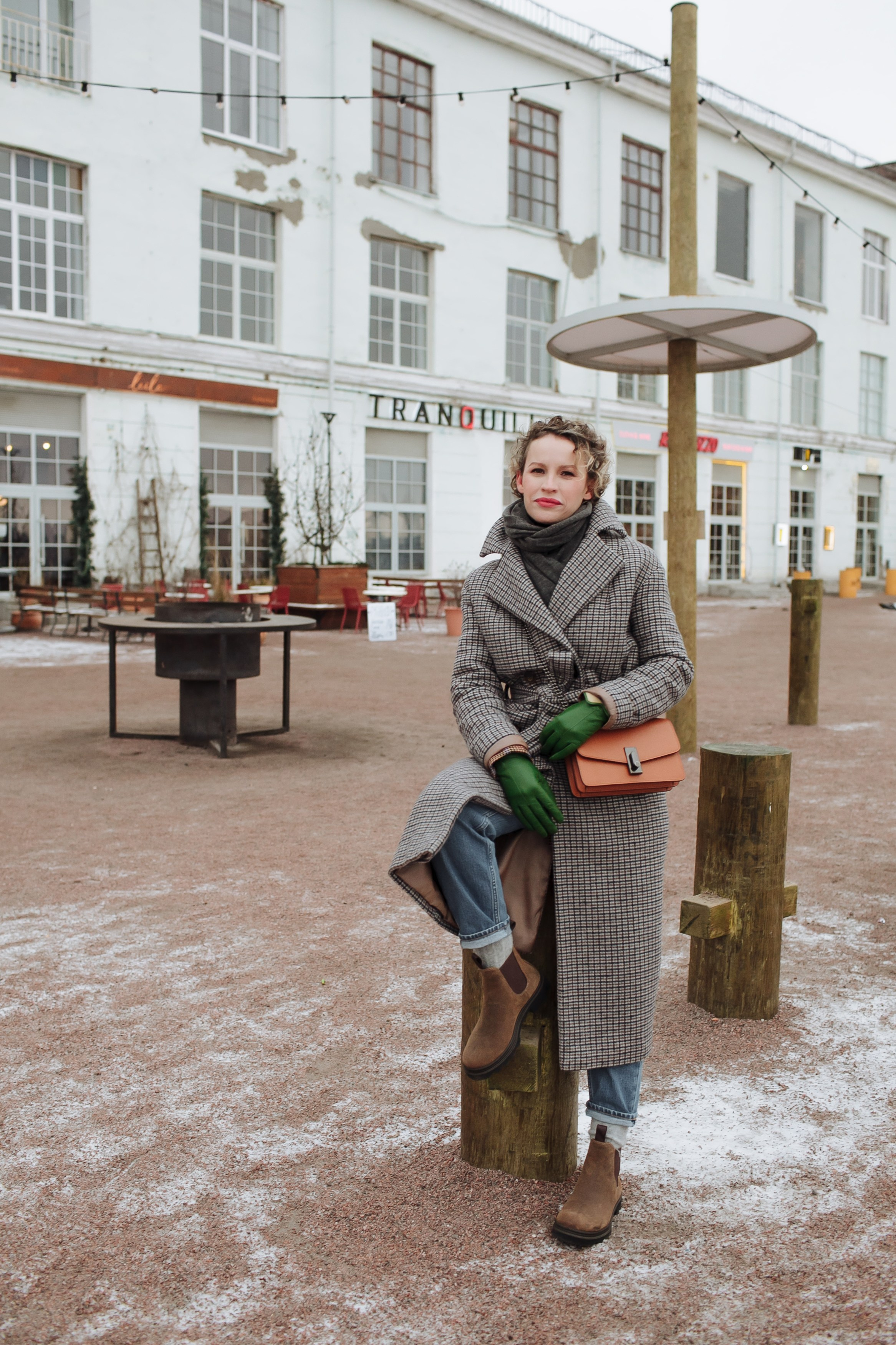 Лена, ноябрьский ветер и залив. Семейный фотограф, свадебный фотограф, женский портрет в Санкт-Петербу
