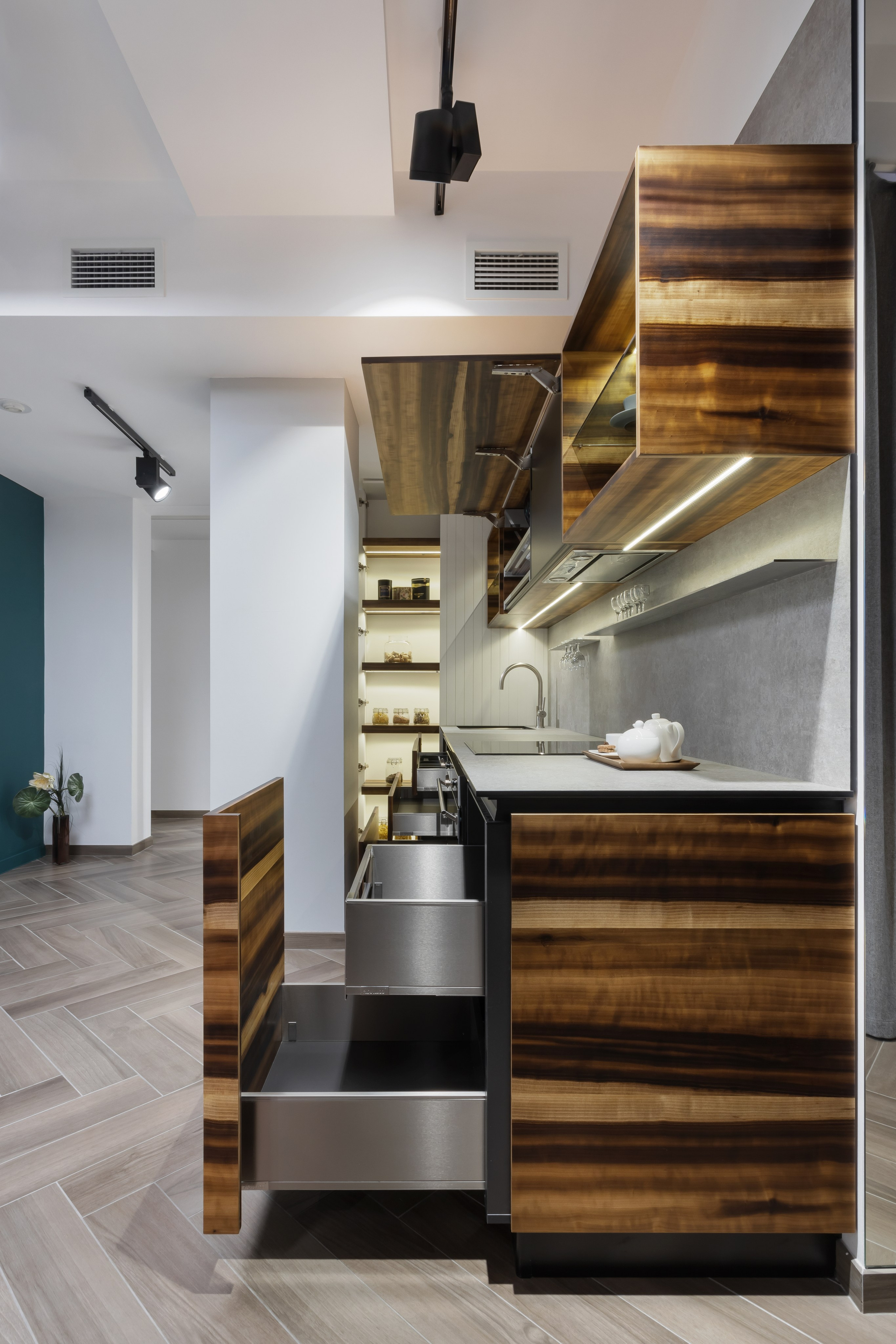 Кухня из натурального шпона. Мебель на заказ