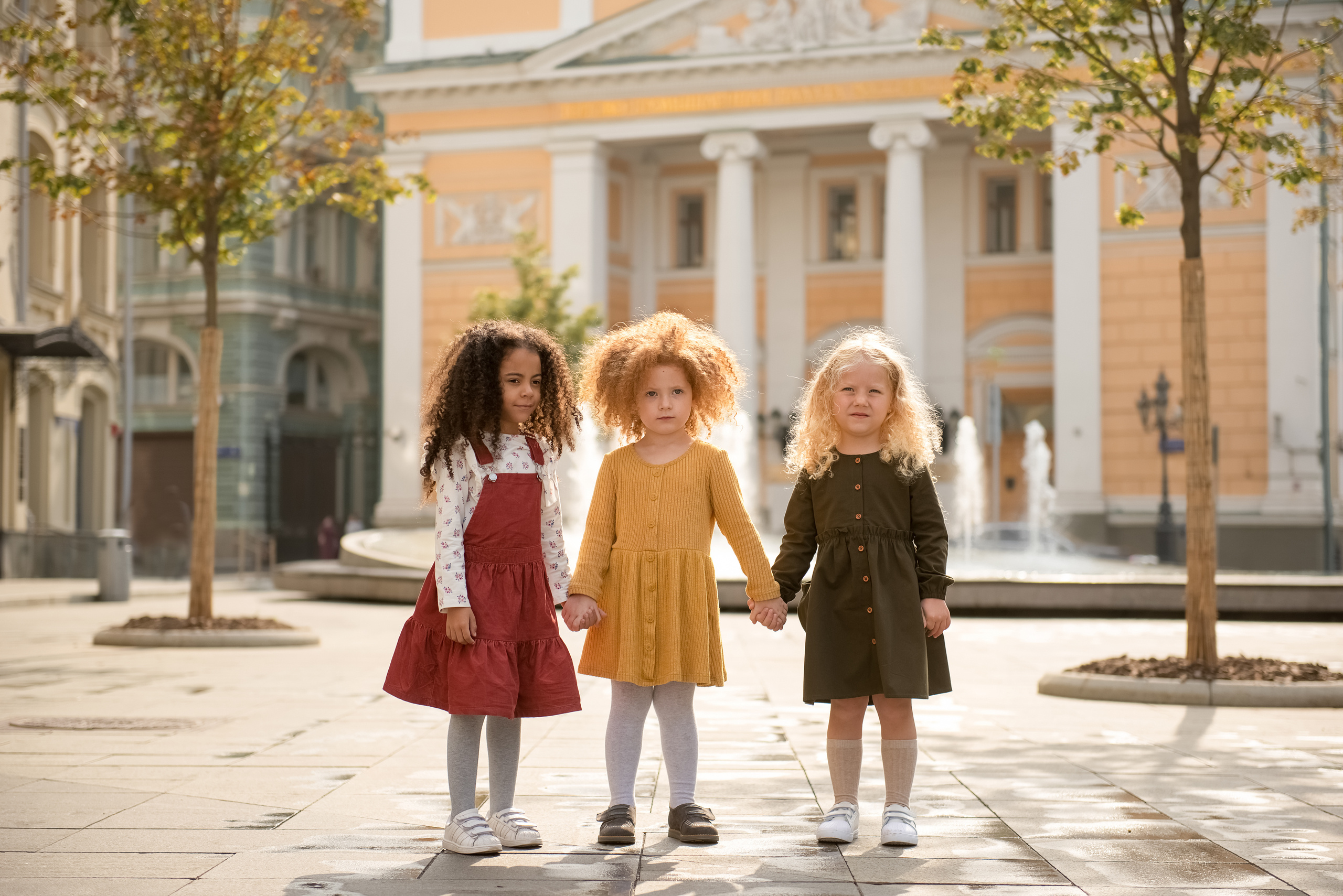 Городская история трех подружек — Бенедикты, Глафиры и Миланы. Детский и семейный фотограф в Москве Ульяна Федорова