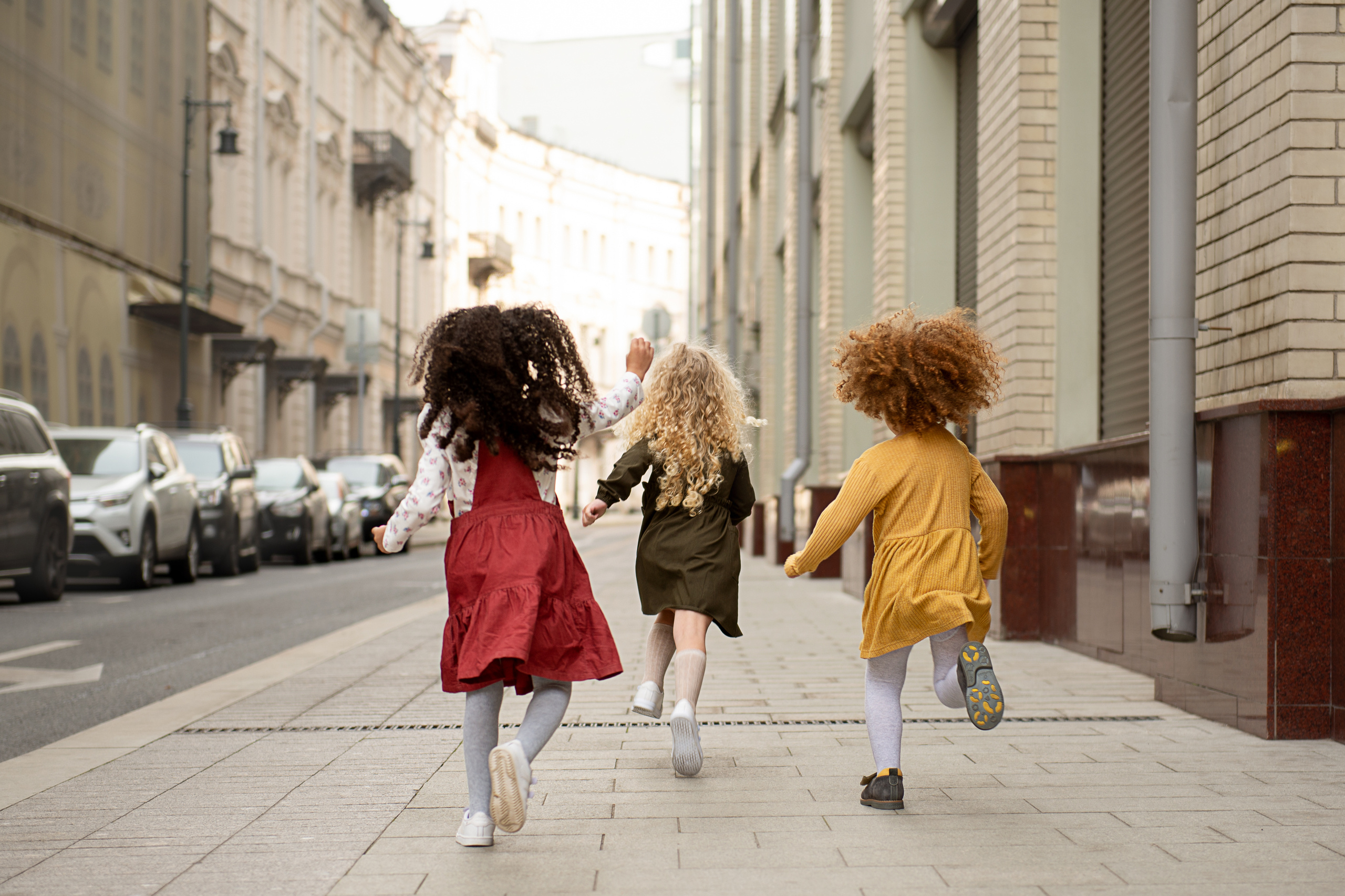 Городская история трех подружек — Бенедикты, Глафиры и Миланы. Детский и семейный фотограф в Москве Ульяна Федорова