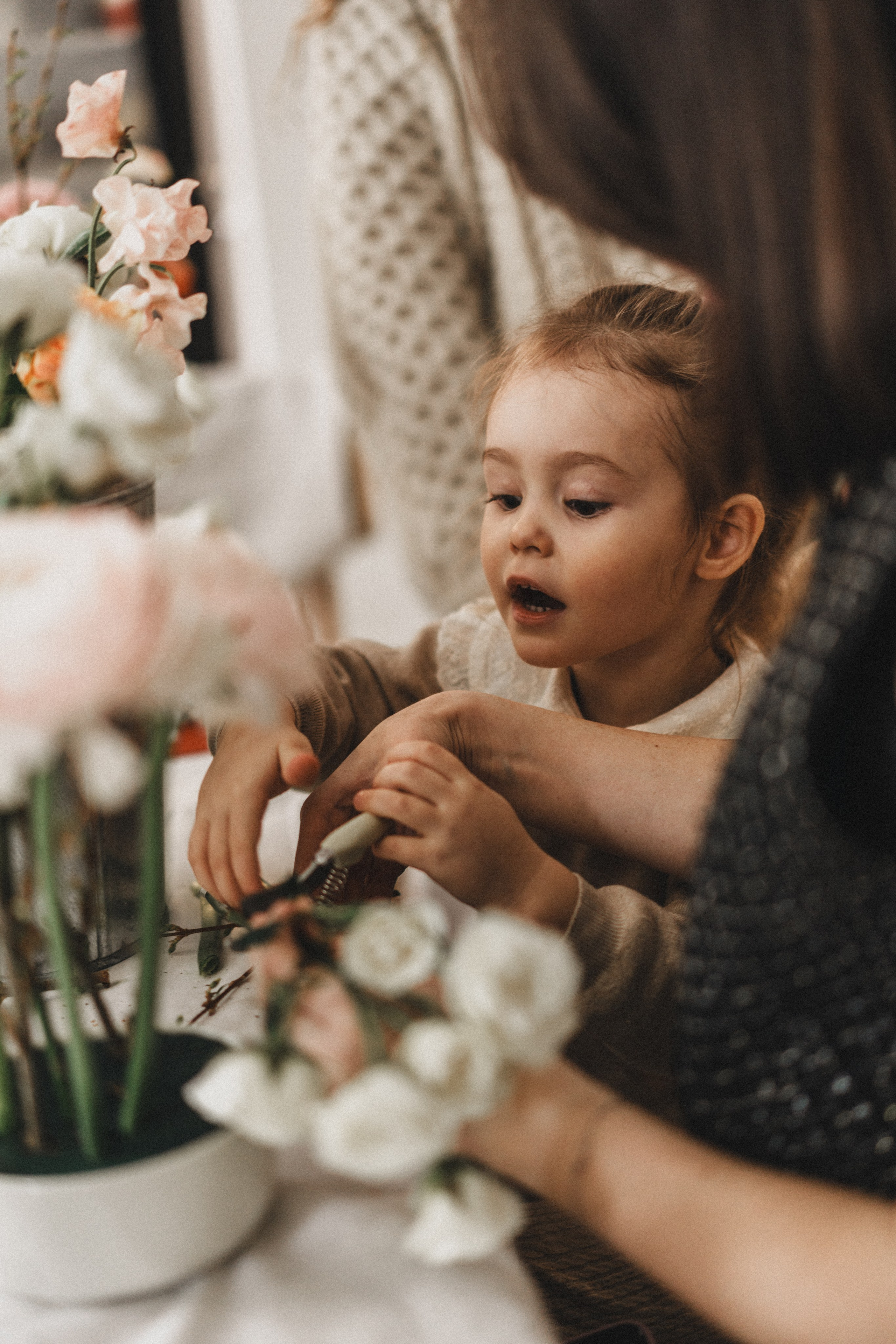 OCHEN' — цветочная встреча 14 февраля. Семейный и детский фотограф и видеограф в Москве, Серпухове и Тарусе Валерия Сорокина