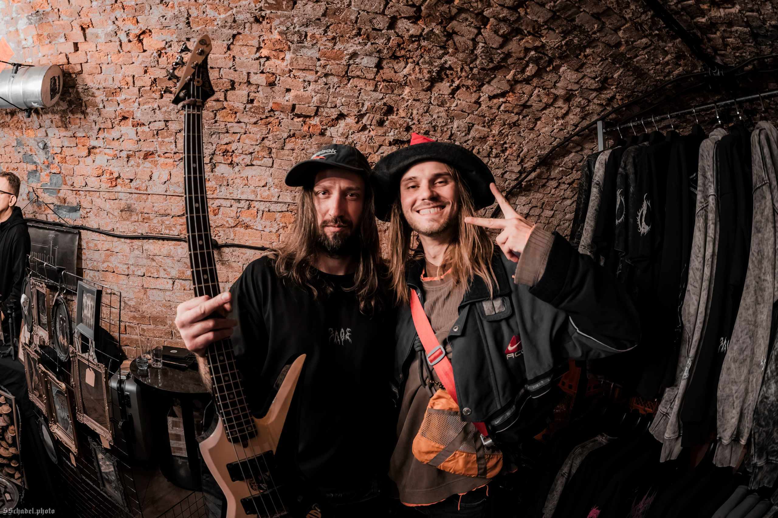Маркет Neighborhood. We will make everything metal!