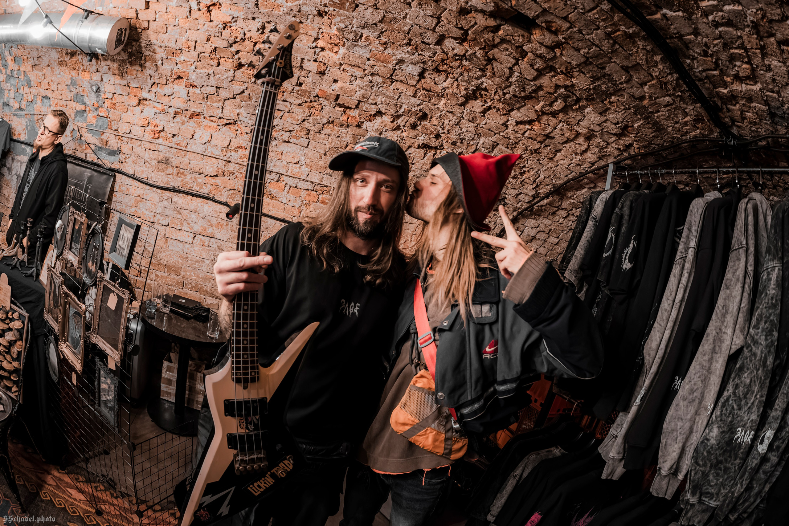 Маркет Neighborhood. We will make everything metal!