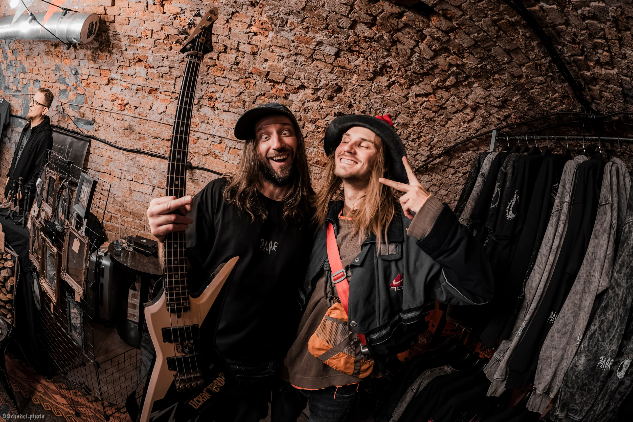 Маркет Neighborhood. We will make everything metal!