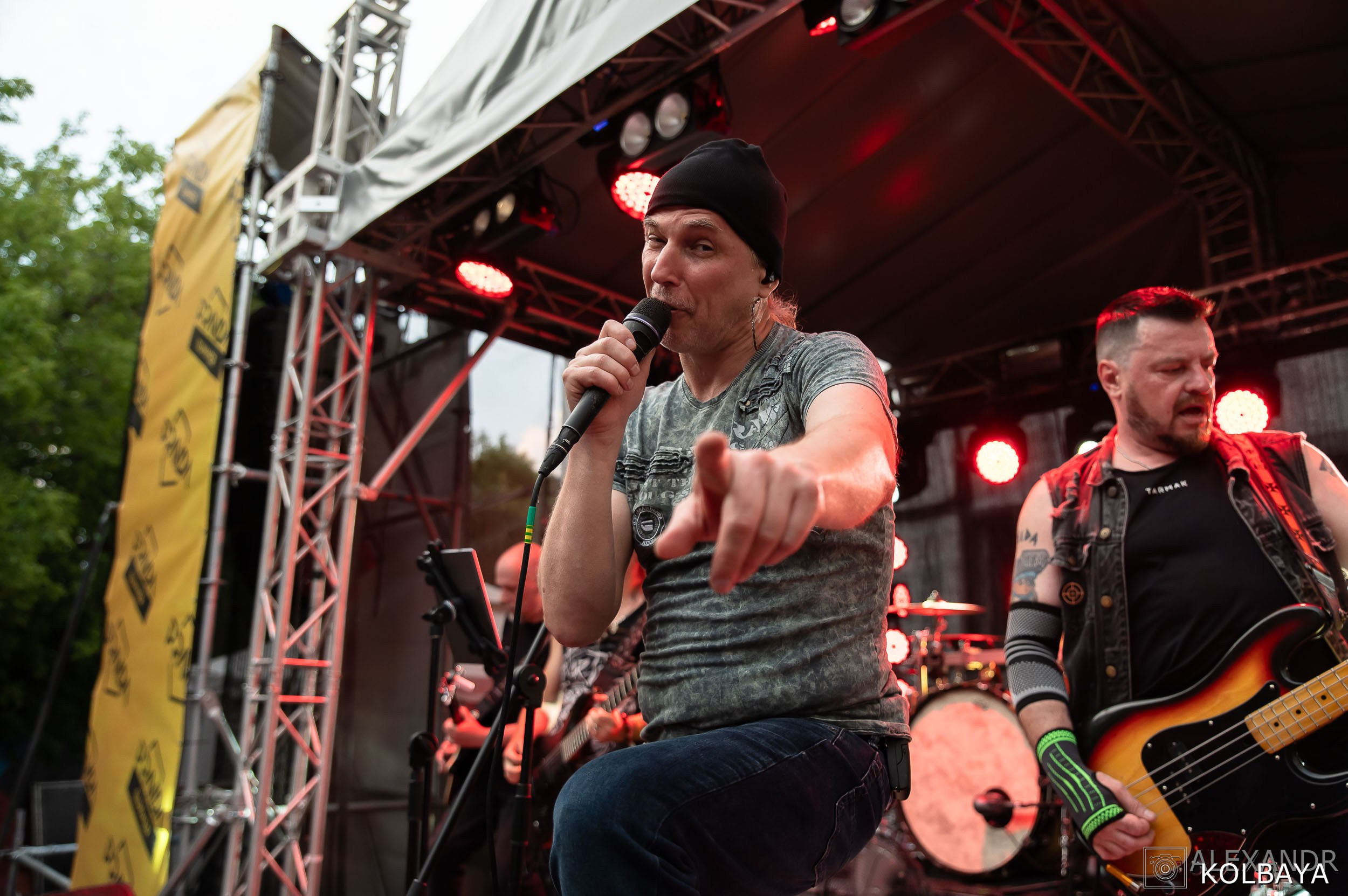 Фоторепортаж с мэшап концерта группы Черный Обелиск 4 июля 2024 года. Концертный и театральный репортажный фотограф в Москве Александр Колбая
