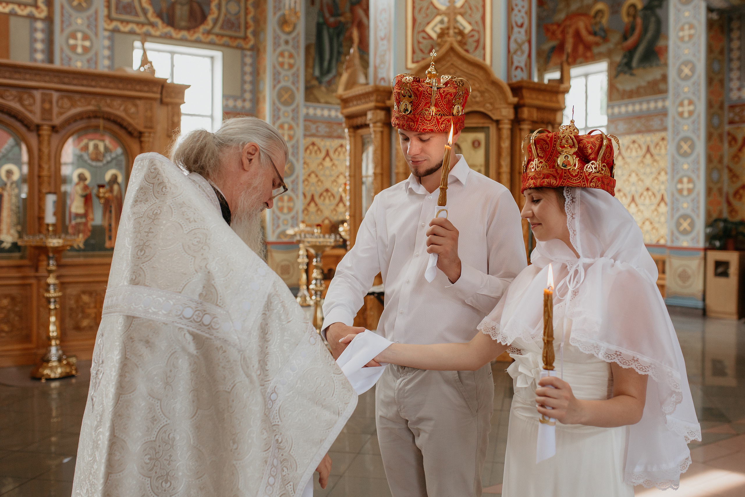 муж и жена, которые прошли огласительные беседы в Ташкенте перед венчанием