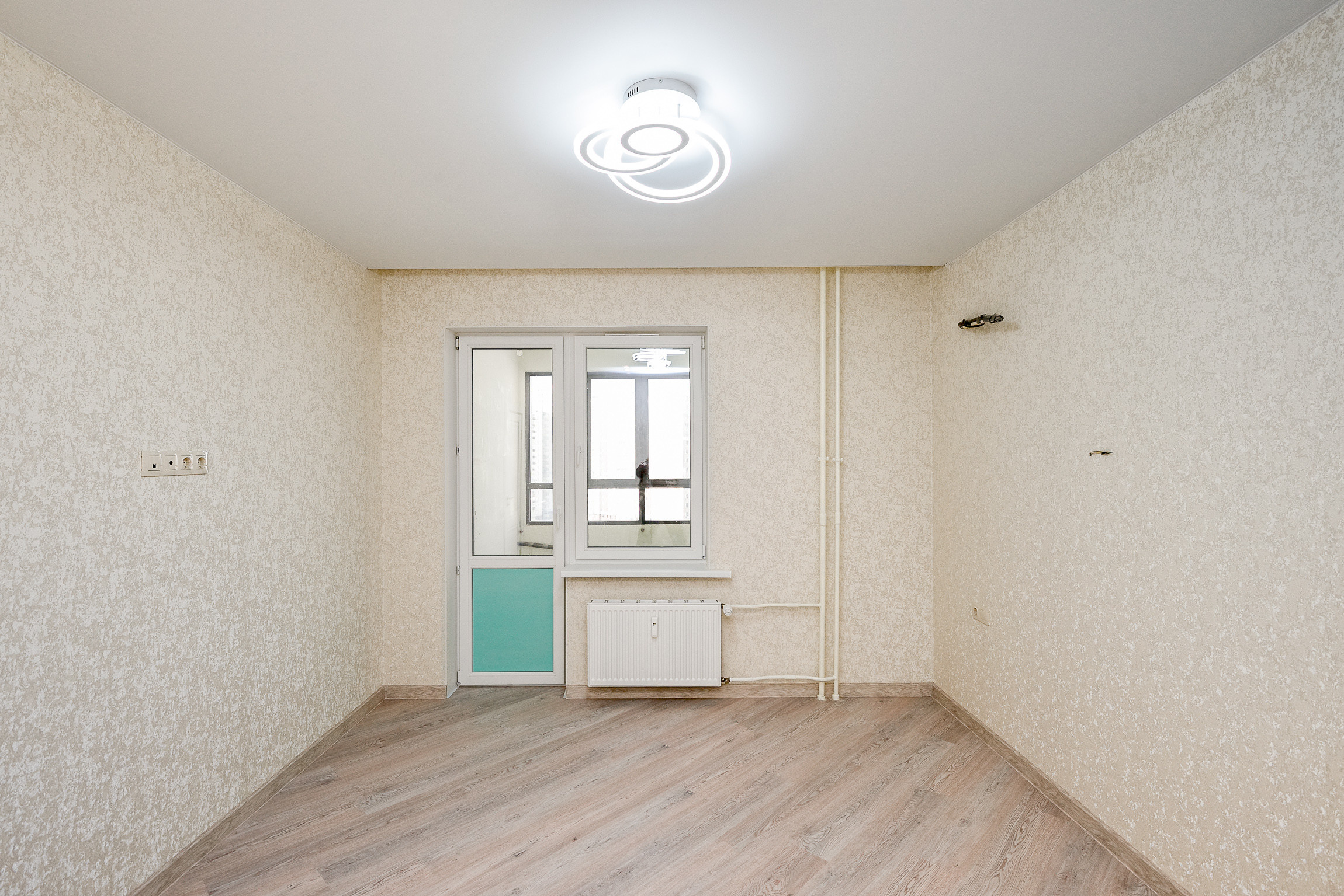 Квартира на продажу. Интерьерный фотограф. Фото- видеосъемка недвижимости Санкт-Петербург