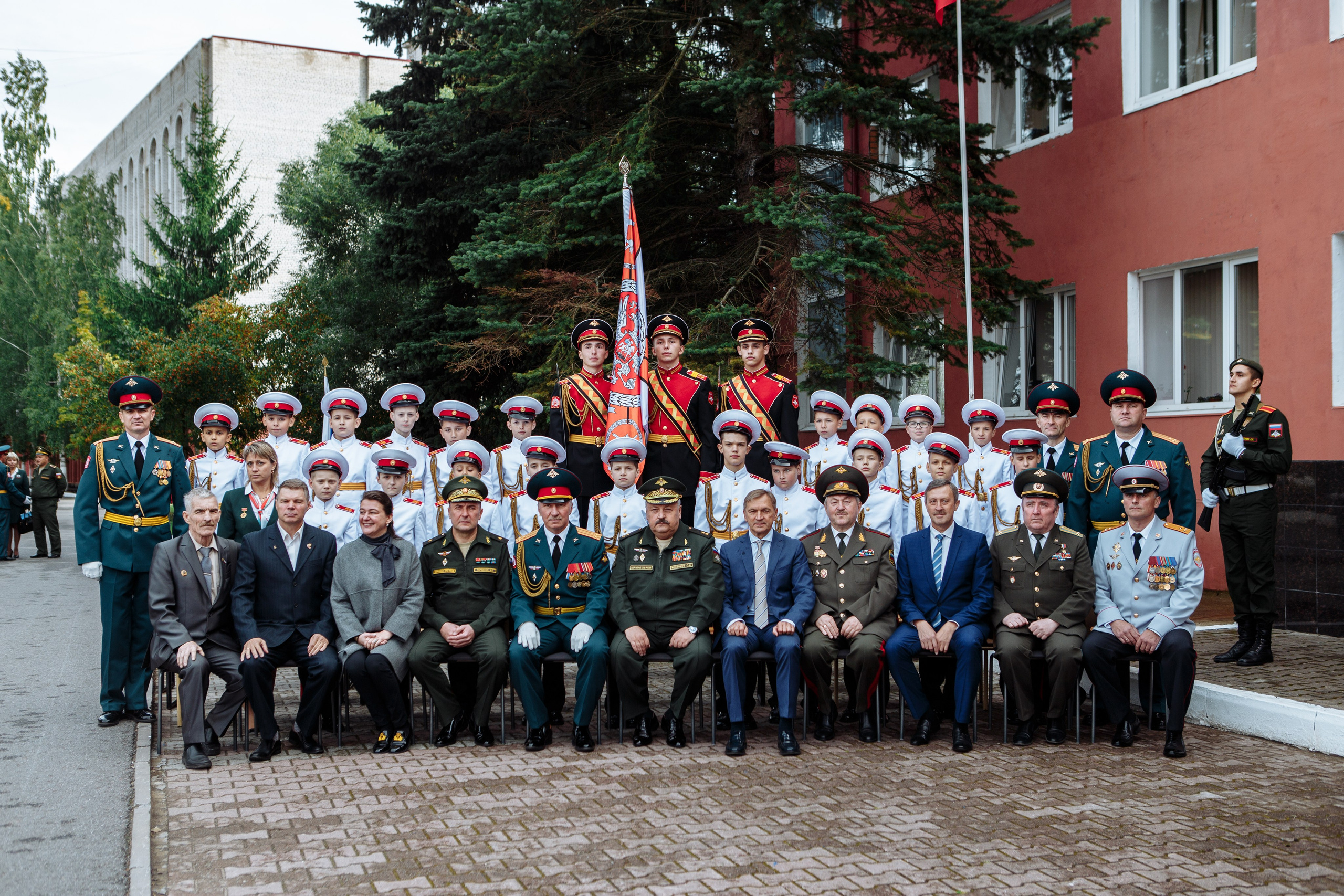 Фото выпускного кадетского училища