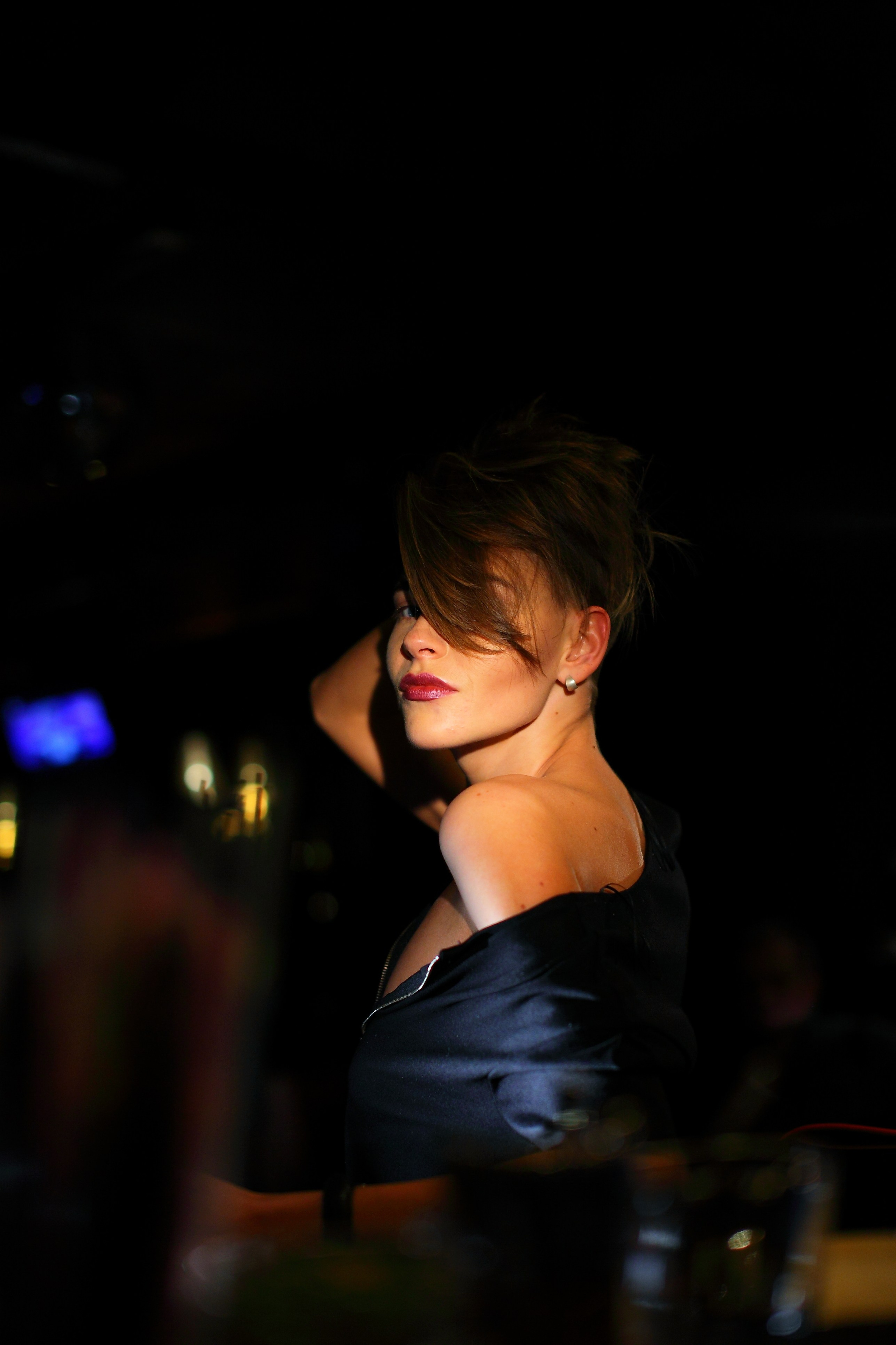 Портретная съемка девушки в кафе. Свадебный и репортажный фотограф в Ярославле и Санкт-Петербурге Роман Микрюков