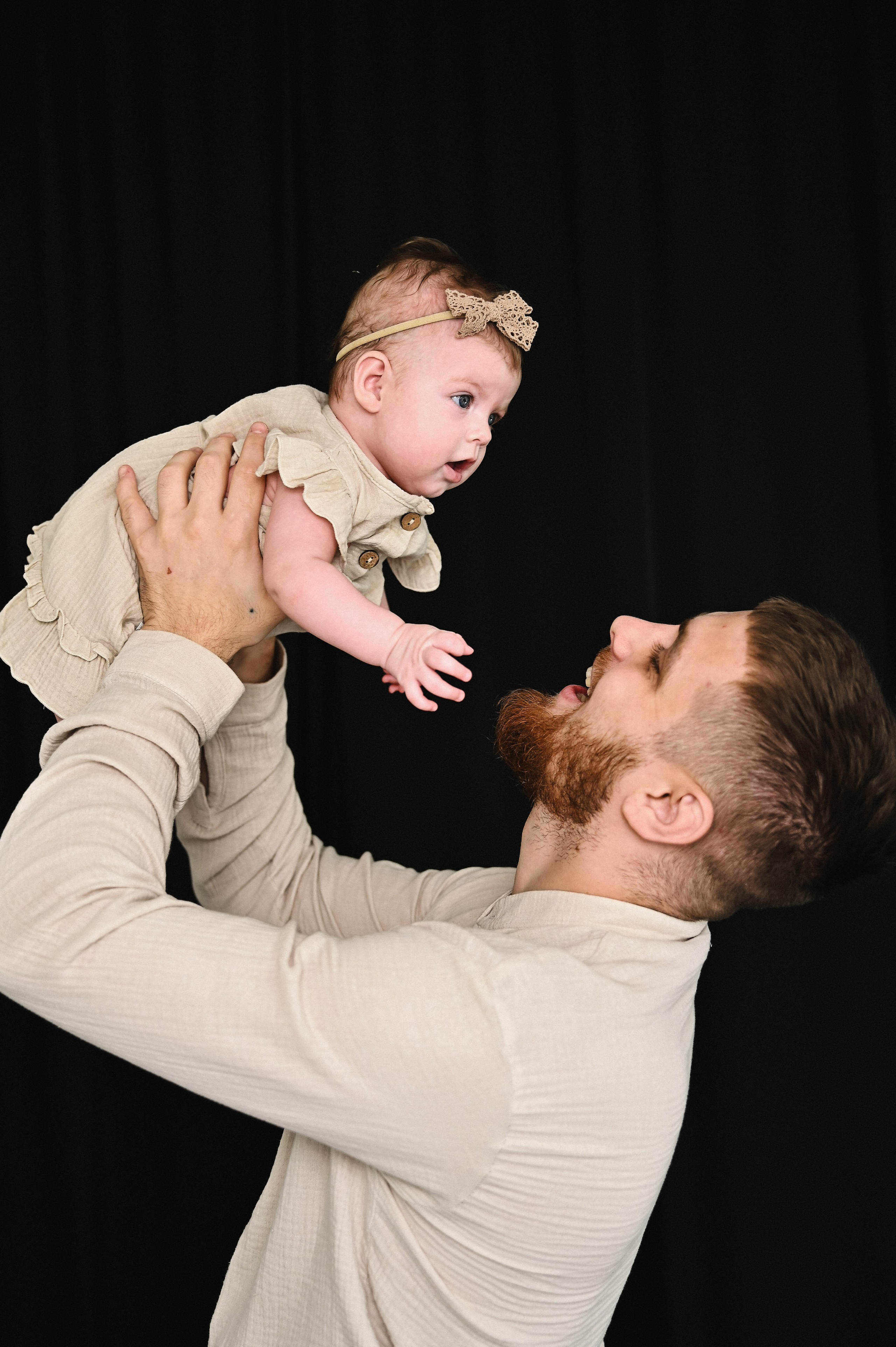 Семейная с маленькой Оливией. Фотограф Ярута Оксана / Ростов-на-Дону