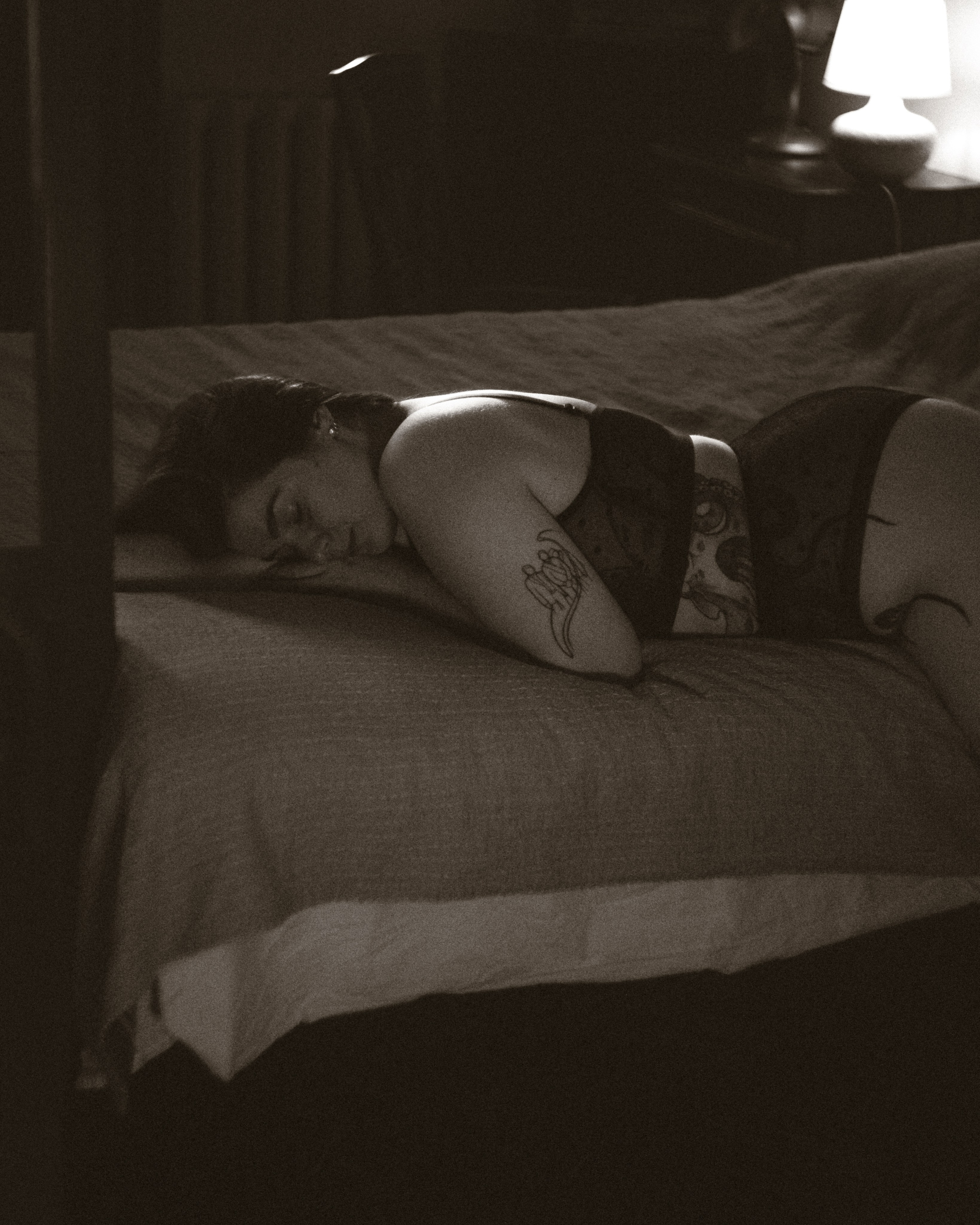 Girl’s photoshoot in real Saint Petersburg’s flat. Katya Che | Photographer | Beograd