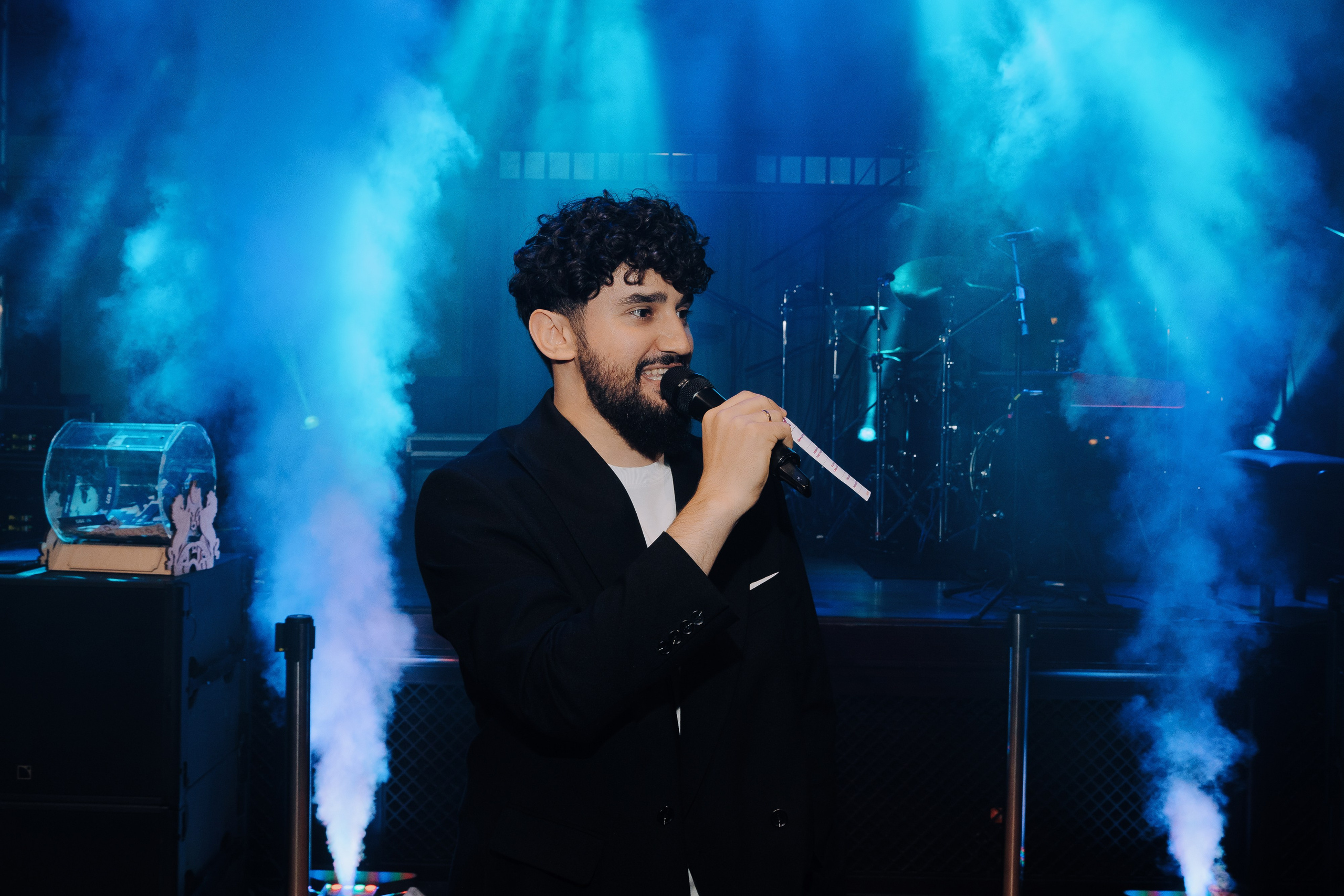 20 ЛЕТ МЕГАПОЛИС ЧЕЛЯБИНСК ХЕДЛАЙНЕР ЕЛКА. Репортажный фотограф Зуев Роман г. Челябинск