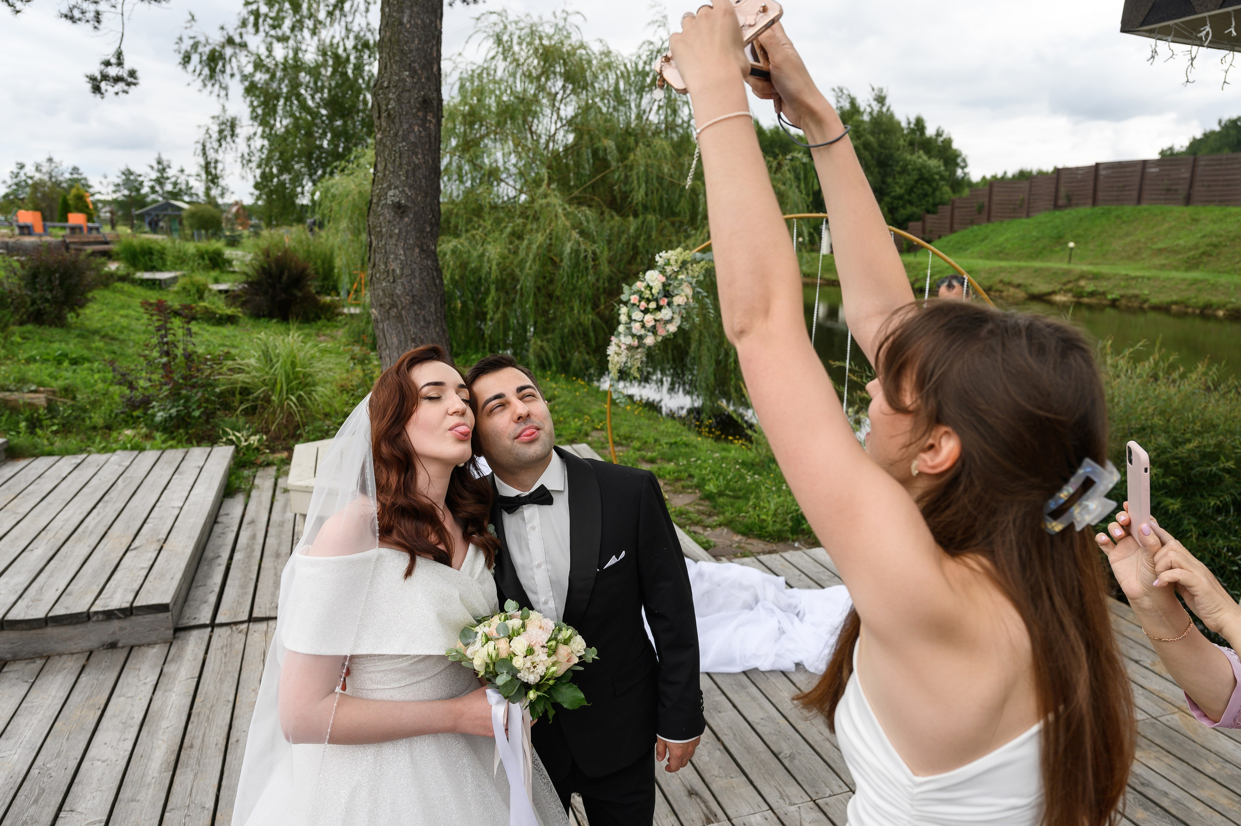 Свадебная фотосессия парк-отель Петрухино-клуб. Свадебный фотограф Москва Юрий Кульман