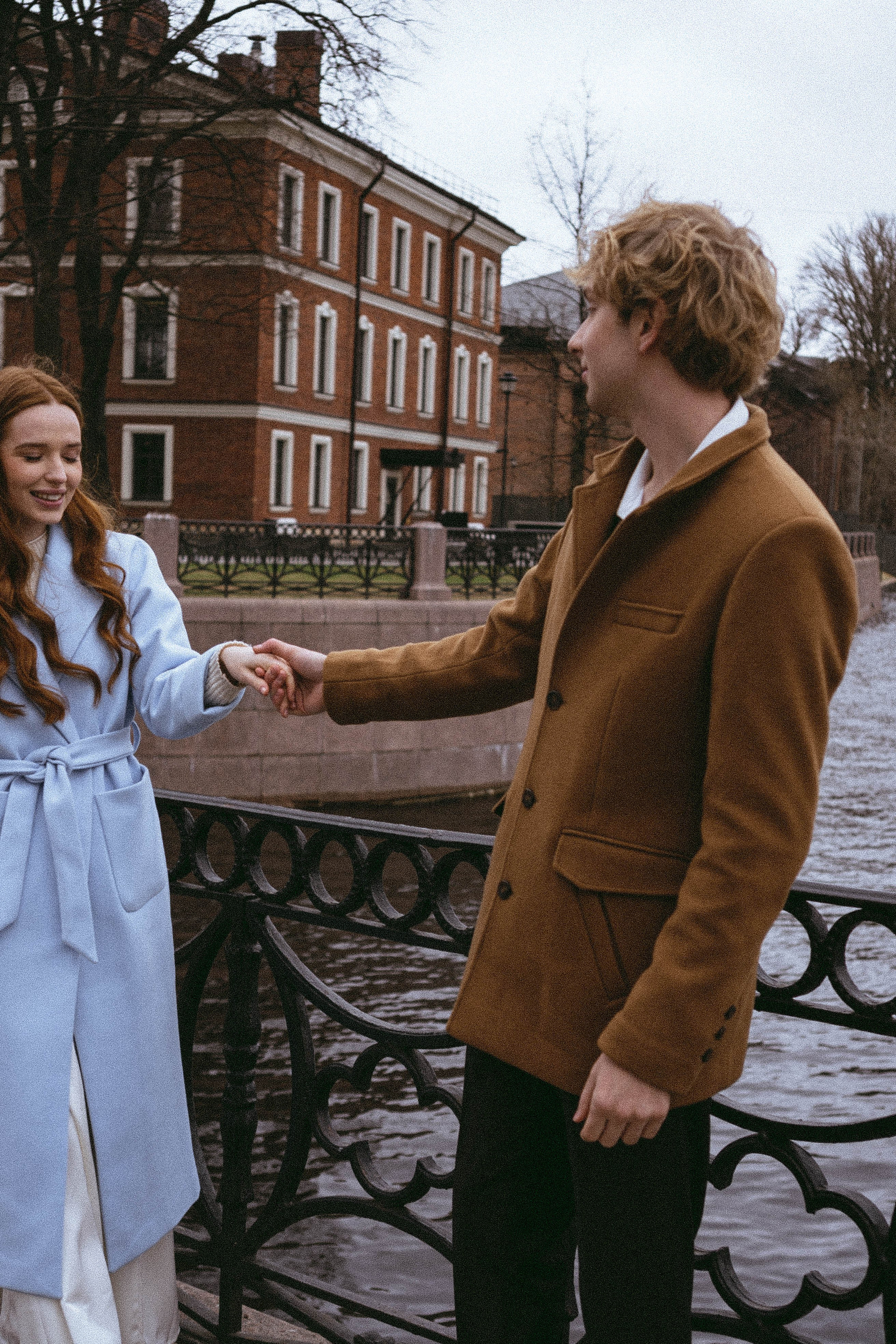 СВАДЕБНАЯ СЬЕМКА В ОТЕЛЕ. СБОРЫ ЖЕНИХА И НЕВЕСТЫ И ТАКЖЕ ТОР И ПОДГОТОВКА К ПРОГУЛКЕ И ПРОГУЛКА ПО ПЕТРОГРАДКЕ. Профессиональный фотограф, Санкт-Петербург — Виктория Богомолова