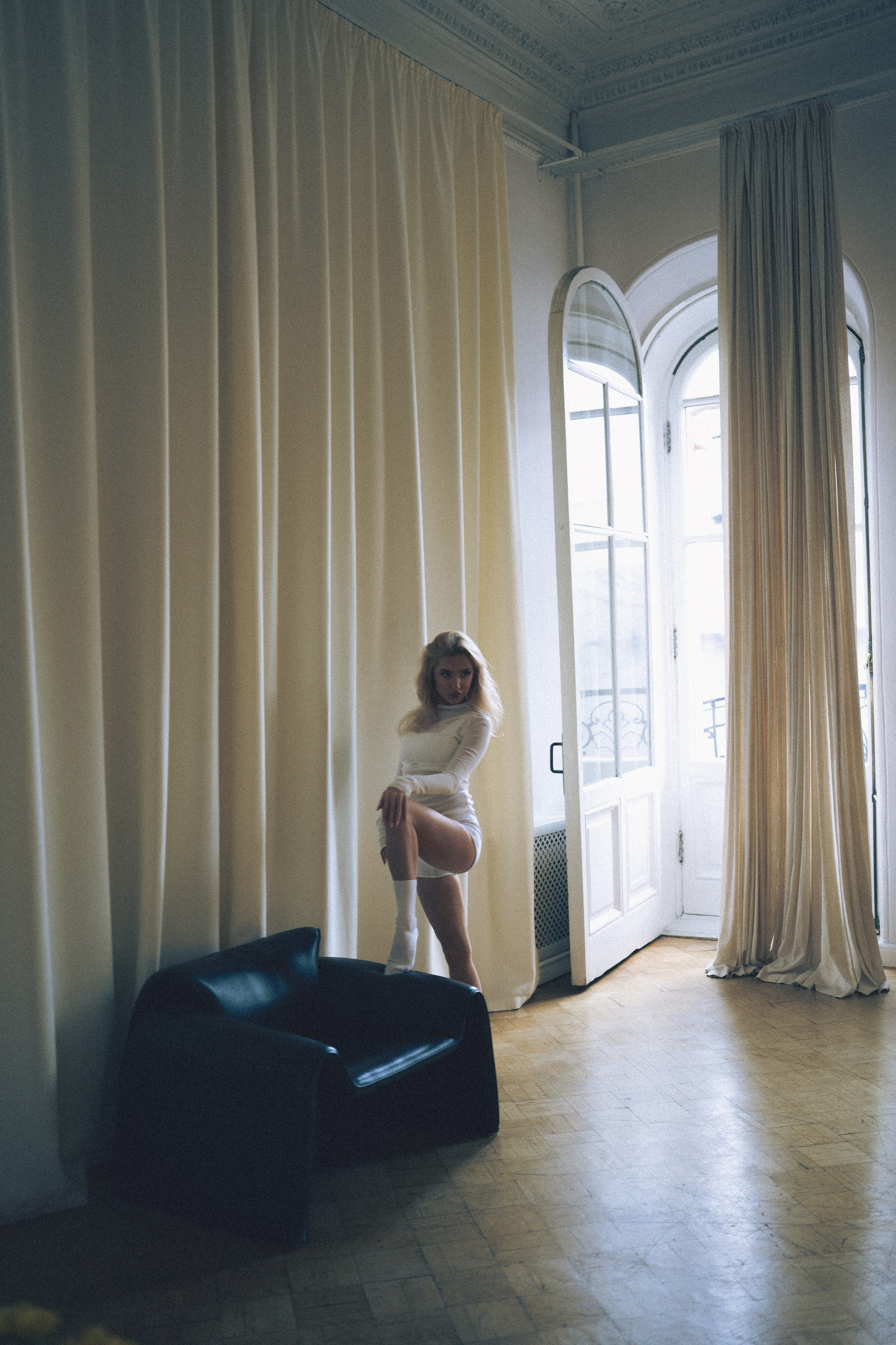 МИНИМАЛИЗМ В СТУДИИ НА ЧЕРНЫШЕВСКОЙ В СТУДИИ С БАЛКОНОМ. Профессиональный фотограф, Санкт-Петербург — Виктория Богомолова