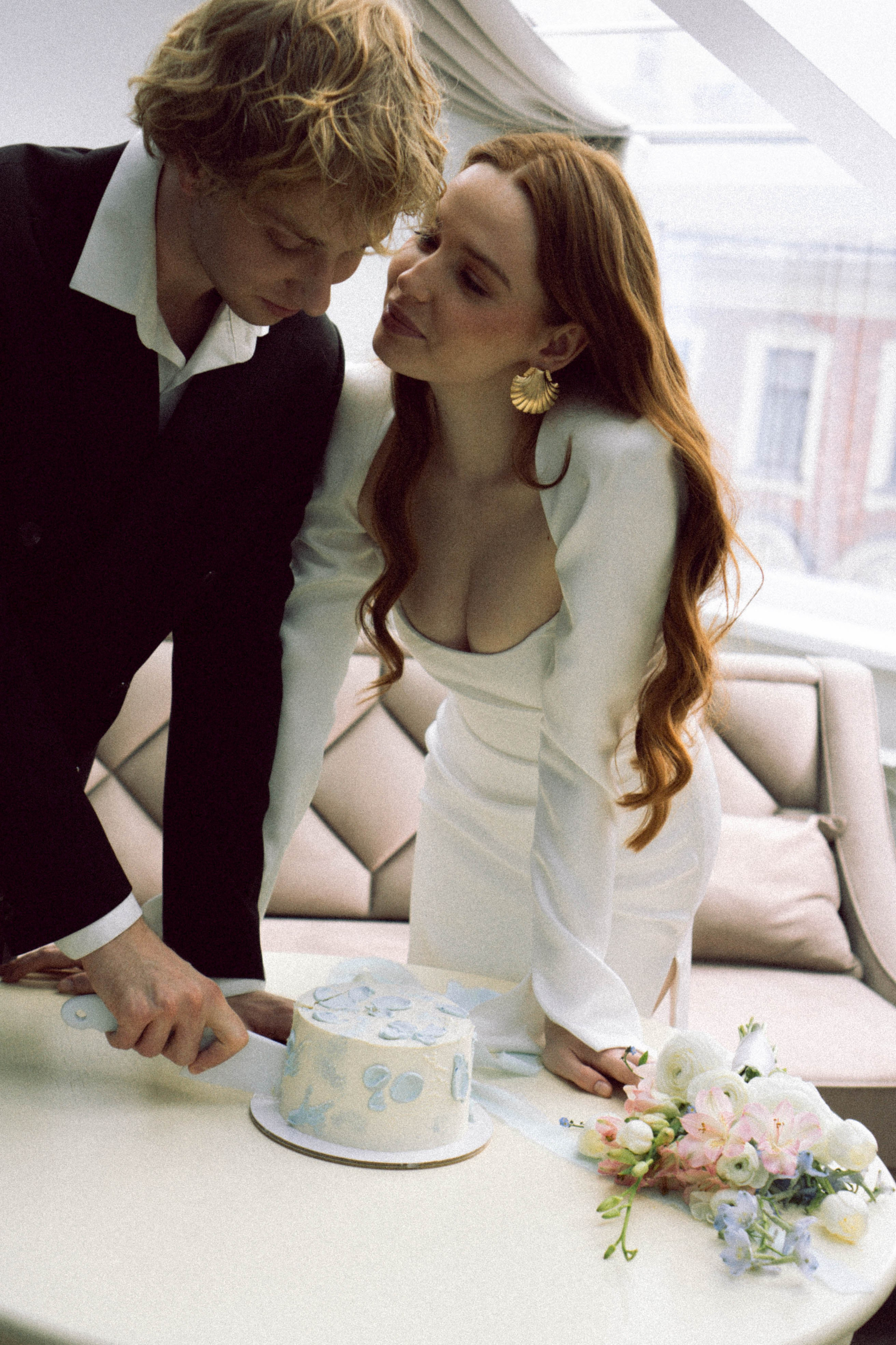 СВАДЕБНАЯ СЬЕМКА В ОТЕЛЕ. СБОРЫ ЖЕНИХА И НЕВЕСТЫ И ТАКЖЕ ТОР И ПОДГОТОВКА К ПРОГУЛКЕ. Профессиональный фотограф, Санкт-Петербург — Виктория Богомолова