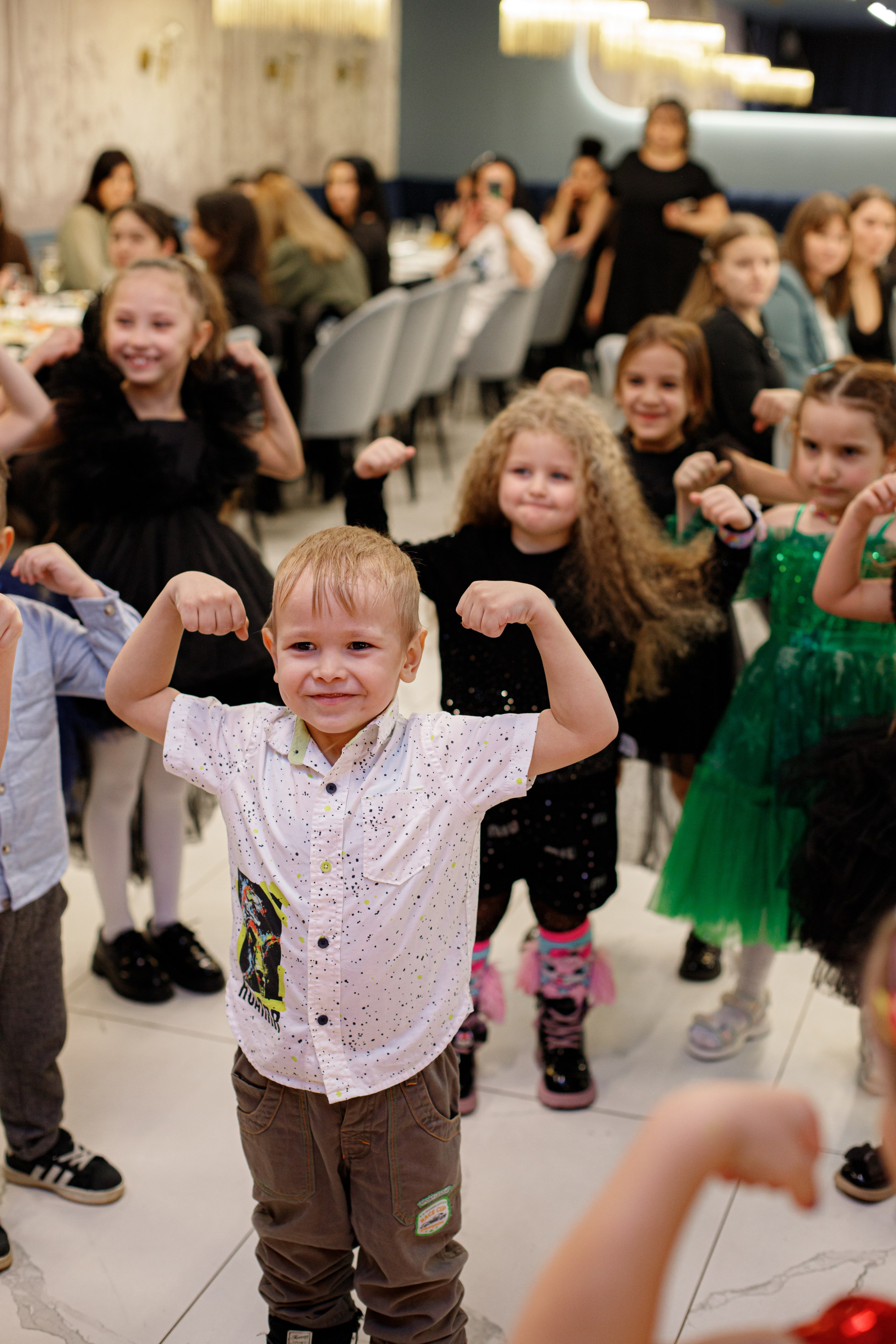 ASIA'S BIRTHDAY PARTY. Photokarish