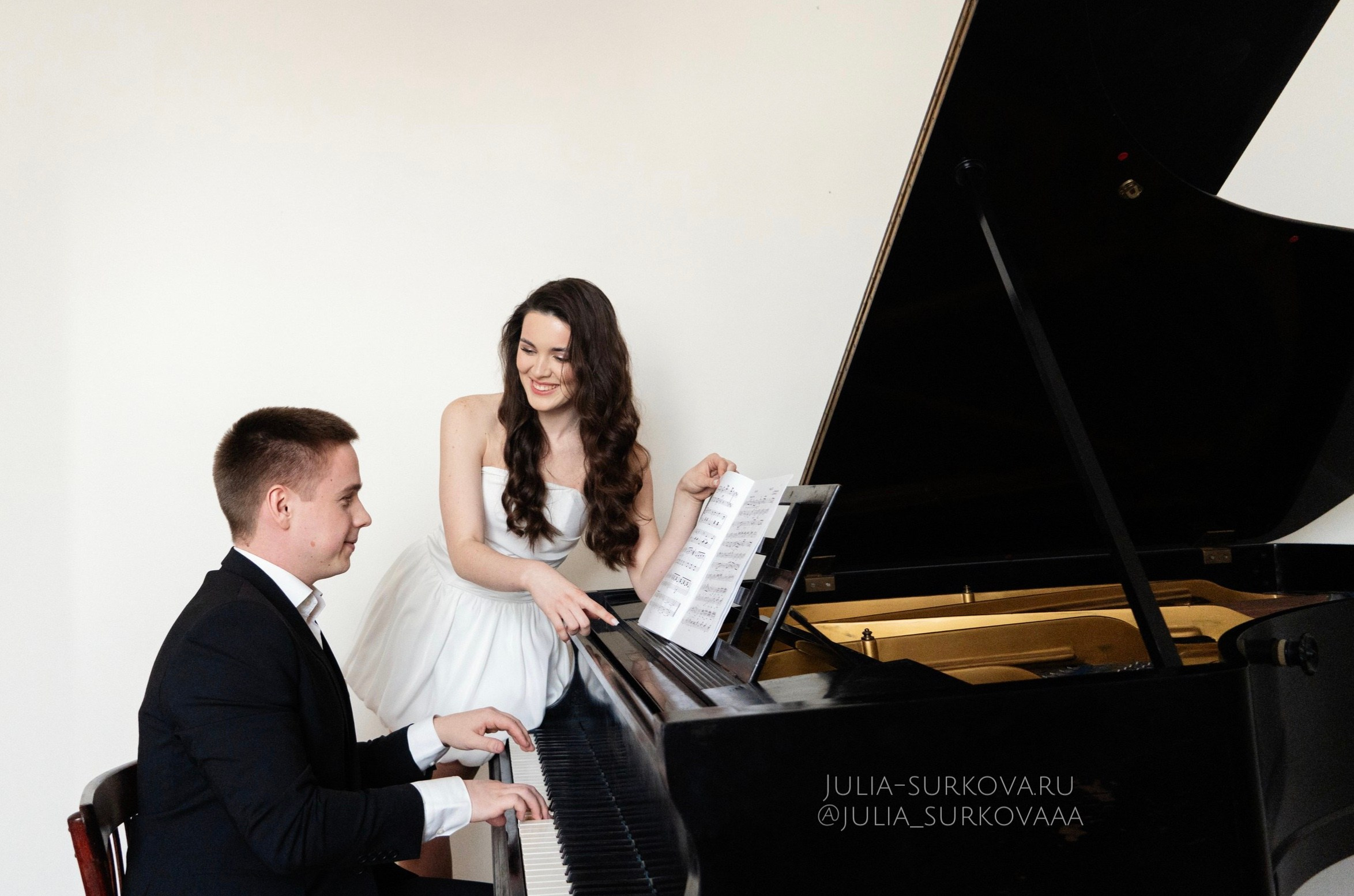 Свадебный образ макияж для невест Москве. СВАДЕБНЫЙ ВИЗАЖИСТ-СТИЛИСТ В МОСКВЕ ПРИЧЕСКИ МАКИЯЖ БРОВИ ВЫЕЗД