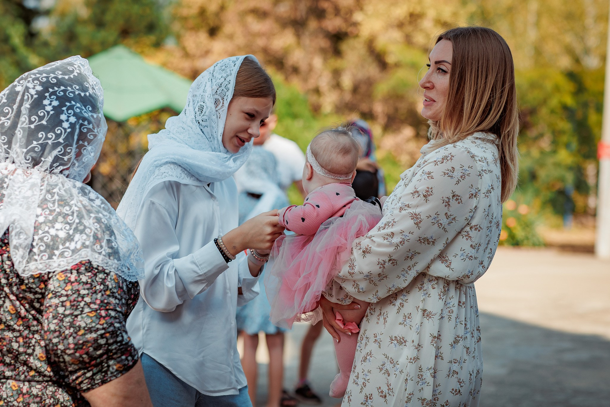 Таинство крещения Аглаи. Храм в п.Ахтырском. Детский семейный фотограф в Абинске