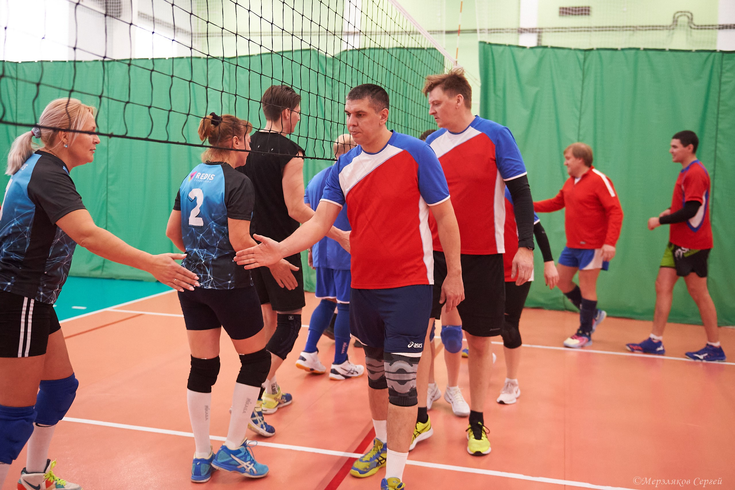 Новогодний волейбольный турнир. Ижевск. 16.12.23. Спортивный репортажный фотограф в Ижевске Сергей Мерзляков