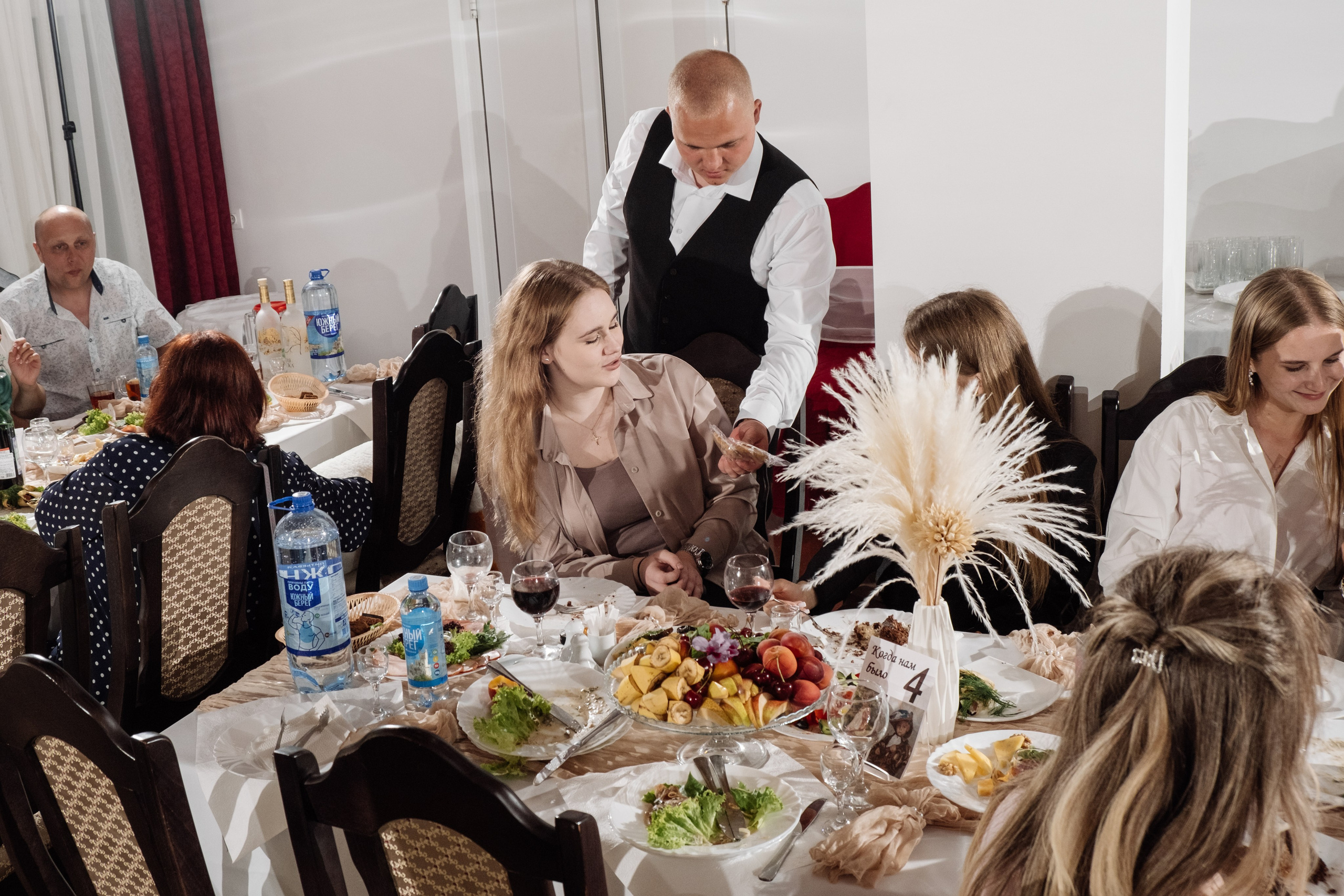 Свадебный ретопртаж. Профессиональная фотосъемка в Крыму. Натуральные эмоции и живые кадры. Забронируйте дату прямо сейчас!