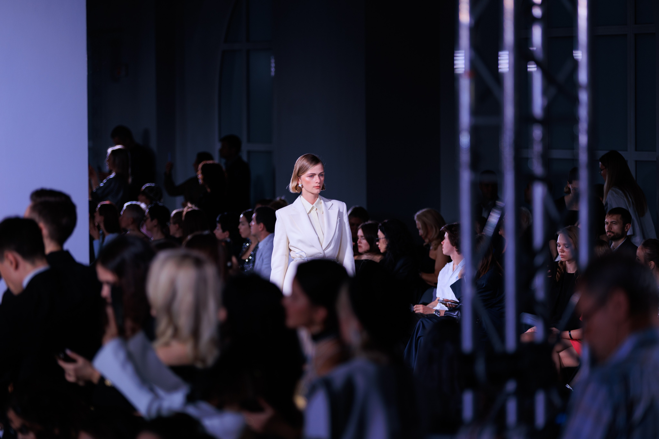 Фотограф для модного показа. Контент для бизнеса в Екатеринбурге Полдень Медиа