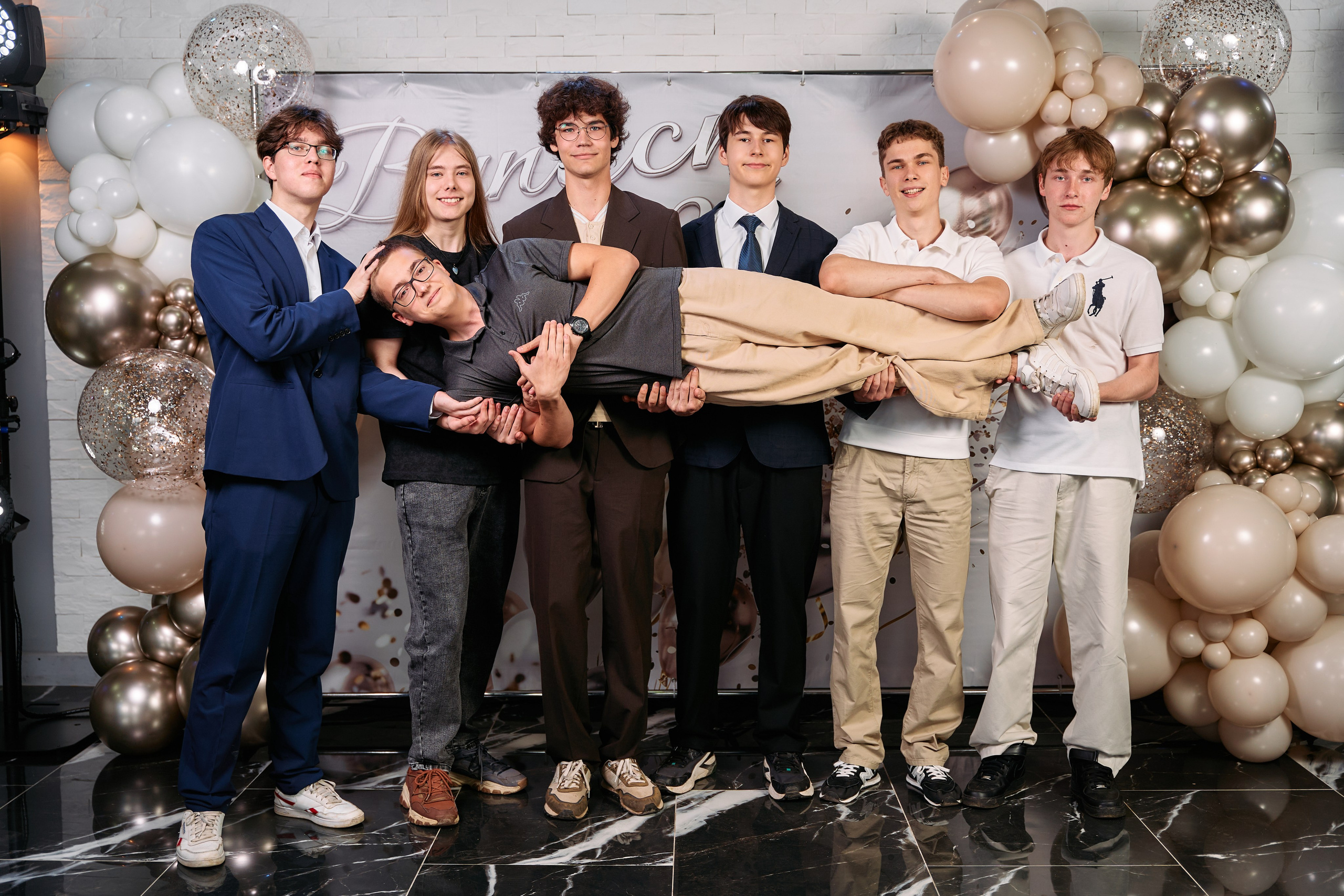 Выпускные. Фотограф в Перми (Егор Гладких): цены, портфолио, гайды