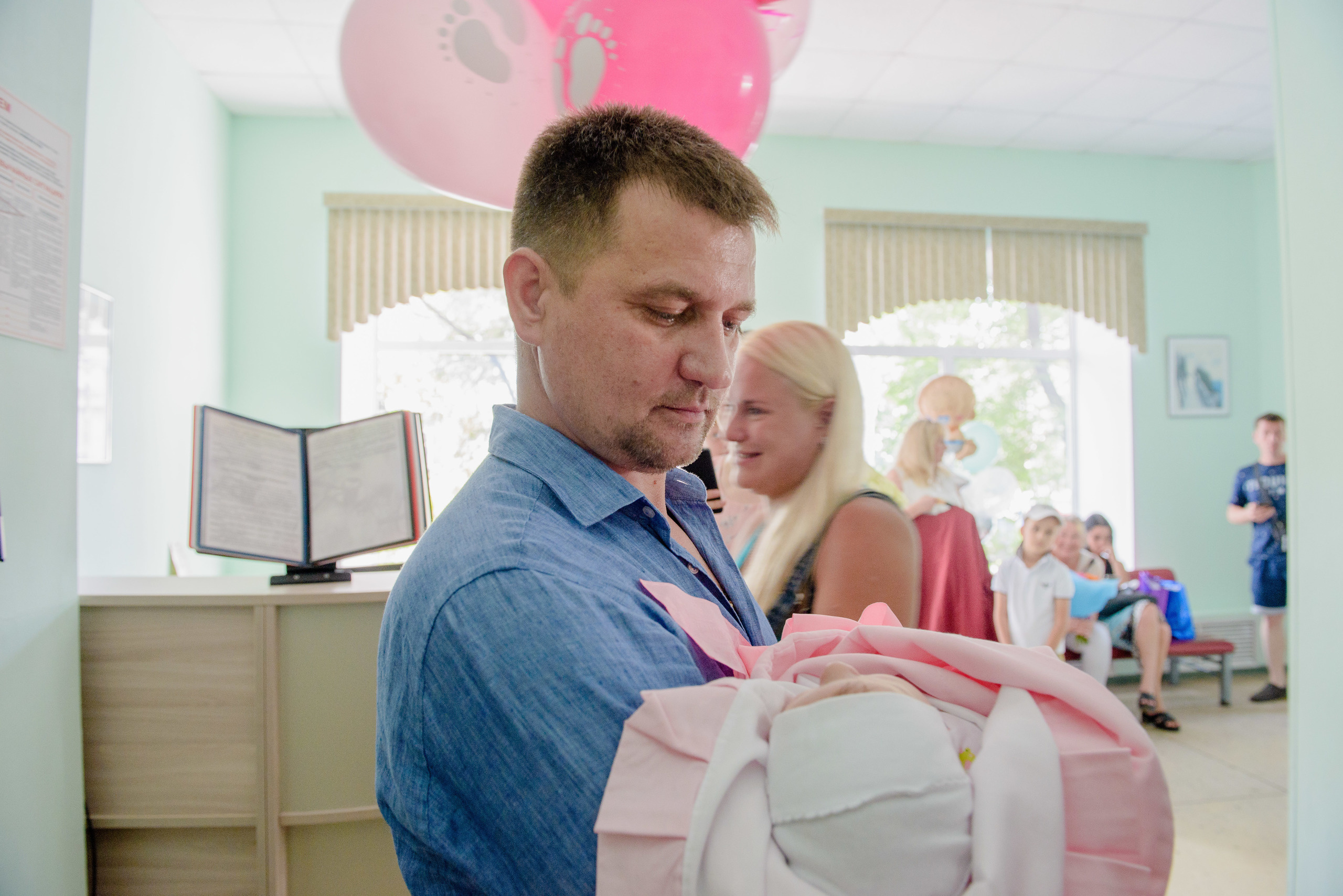 Выписка Ольги. 4 роддом. Семейный и свадебный фотограф во Владивостоке