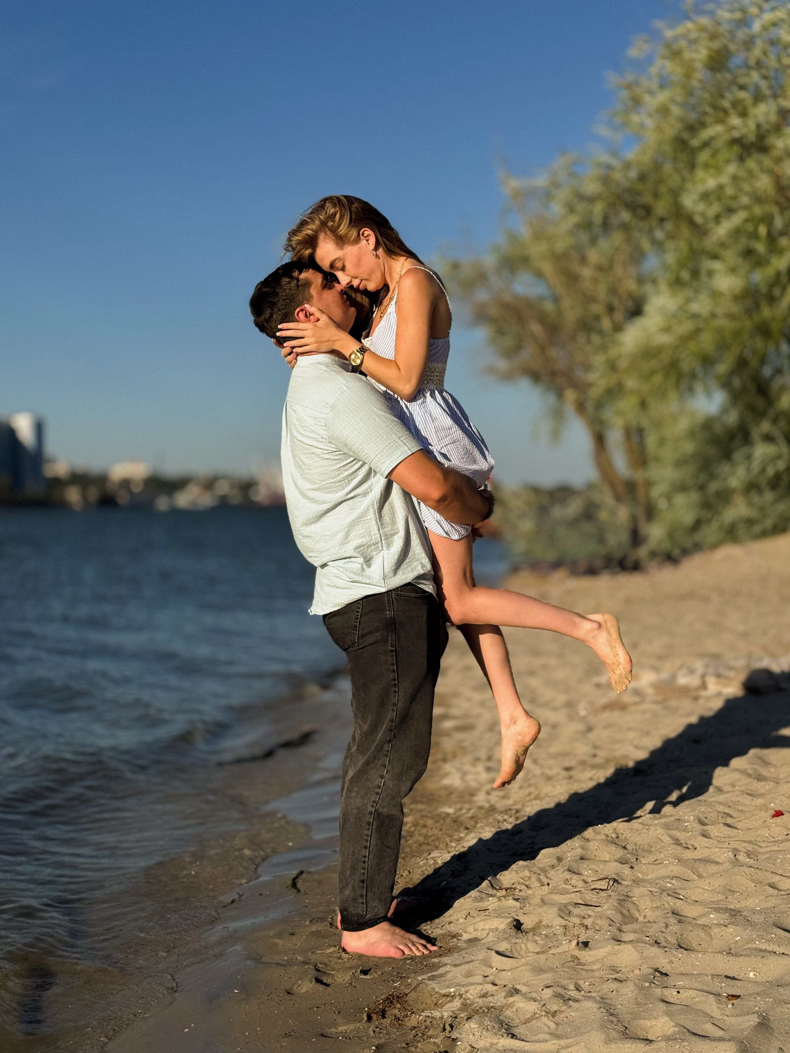 LOVE STORY. Мобильный фотограф рилсмейкер в Ростове-на-Дону Пипаш Екатерина