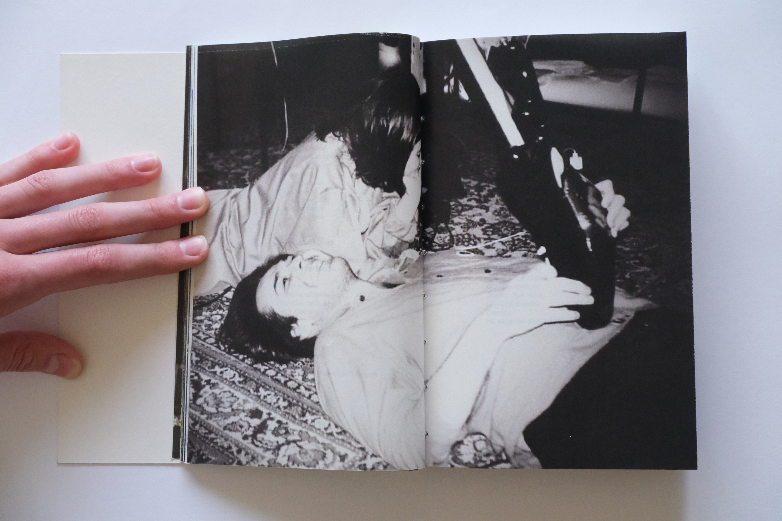 Липкий пол [книга]. Аня белка — художница и фотограф