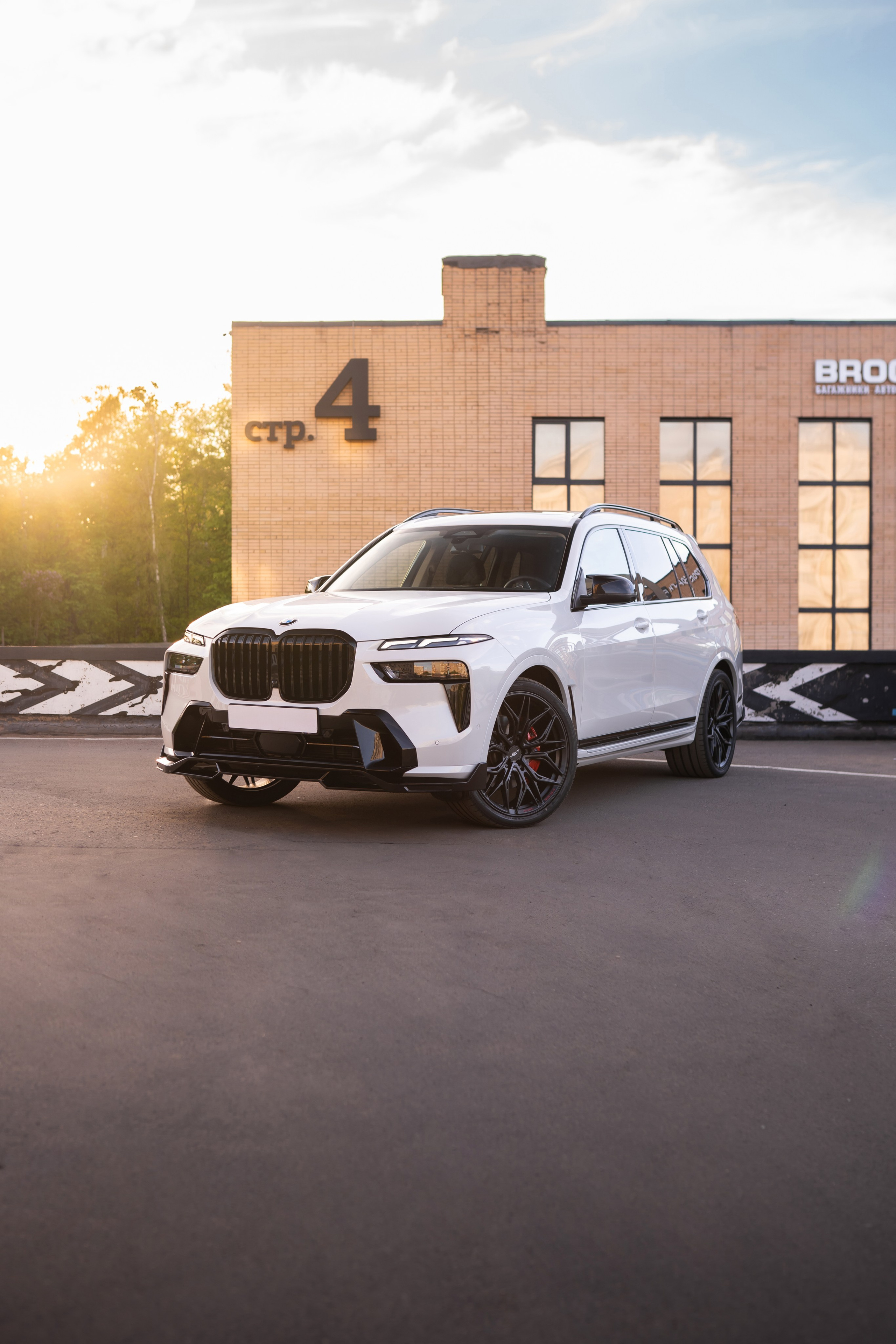 BMW X7. Mirllaev