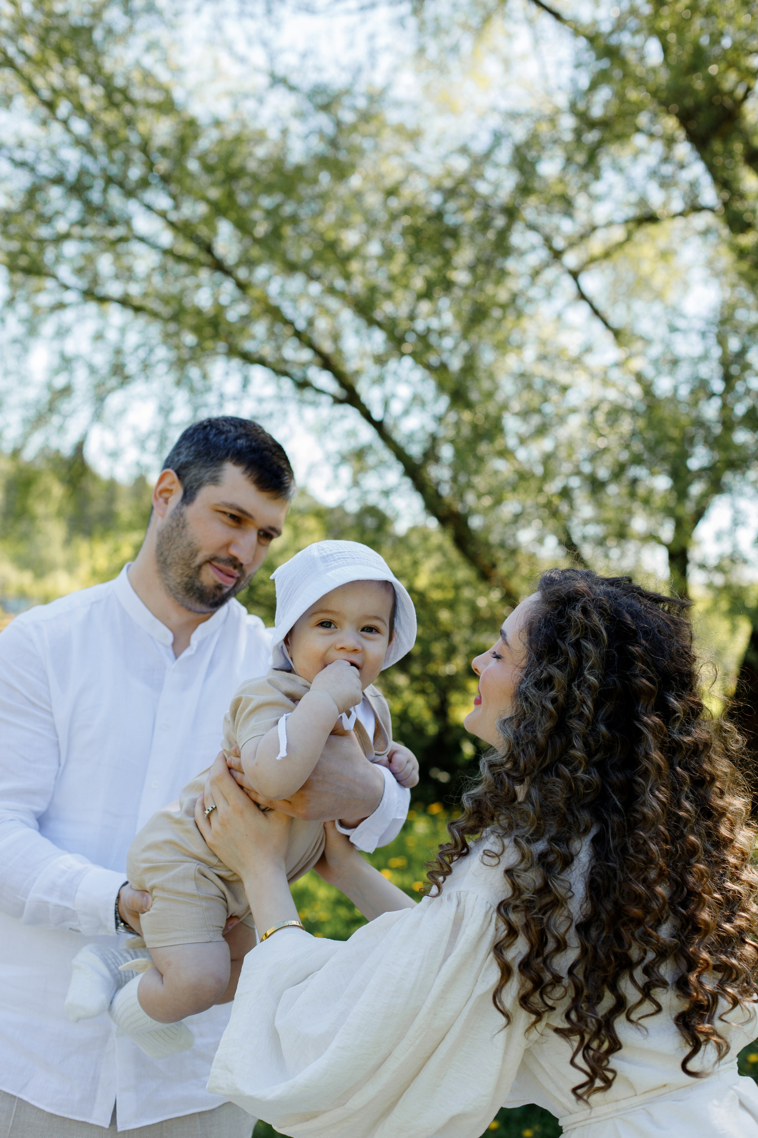 Семейная фотосессия на природе ко дню рождения. Фотограф Александра Сыщенко