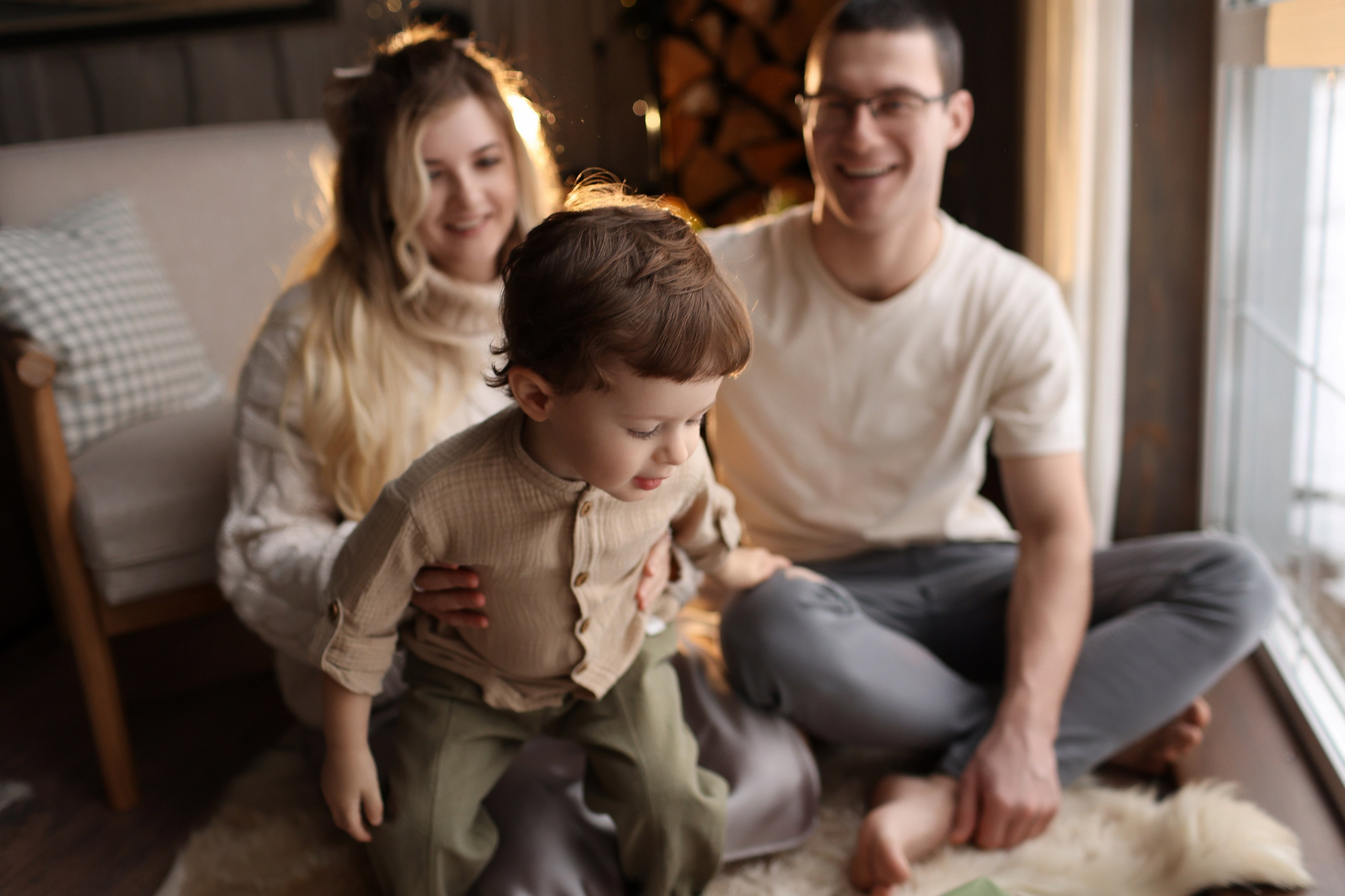 Семейная новогодняя фотосессия в загородном доме. Фотограф Владимир Москва