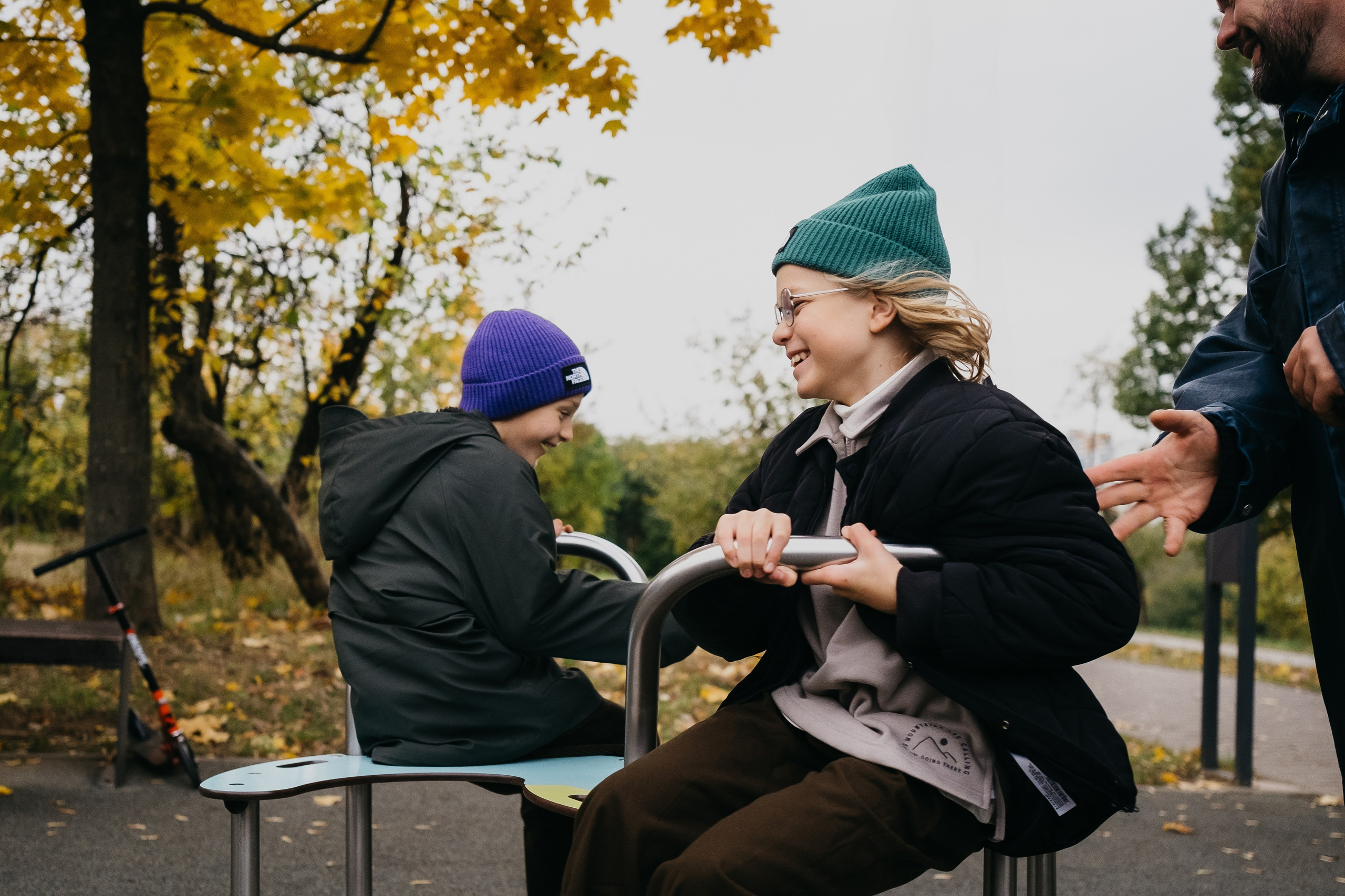 Даша с семьей (прогулка в парке). Фотограф Москва / Зеленоград — Наталья Петухова