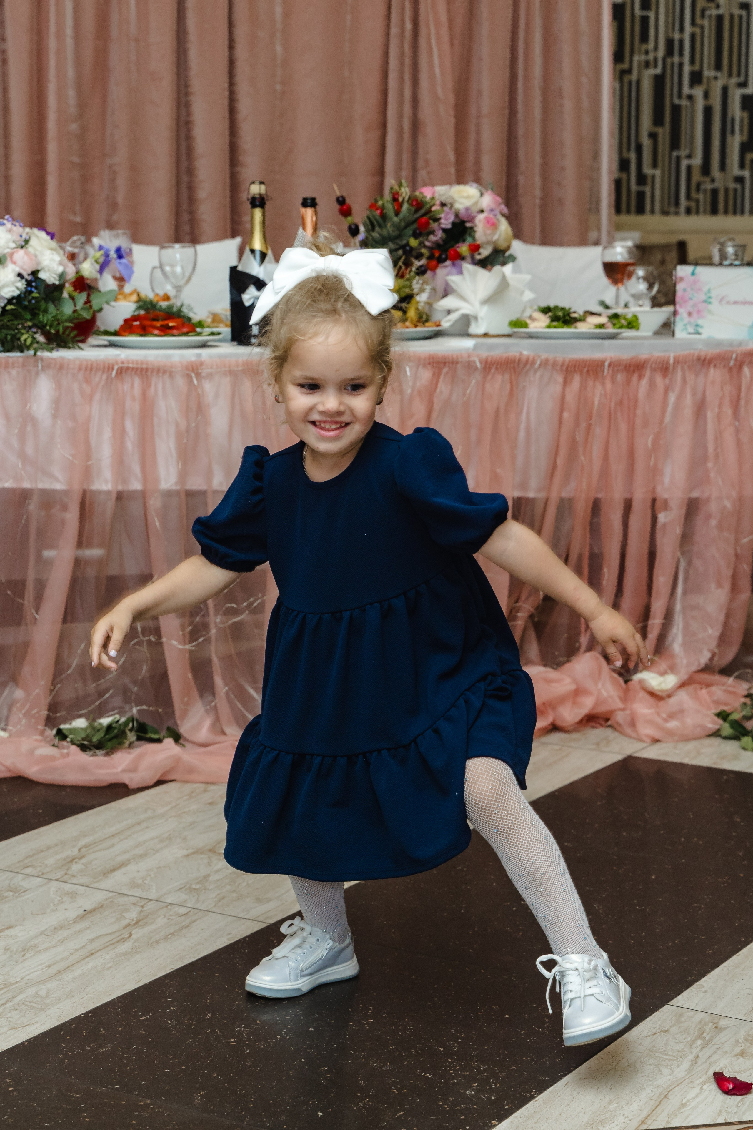 Николай и Диана, свадебный банкет. Свадебный и семейный фотограф в г. Волхов Алексей Кочерыжкин