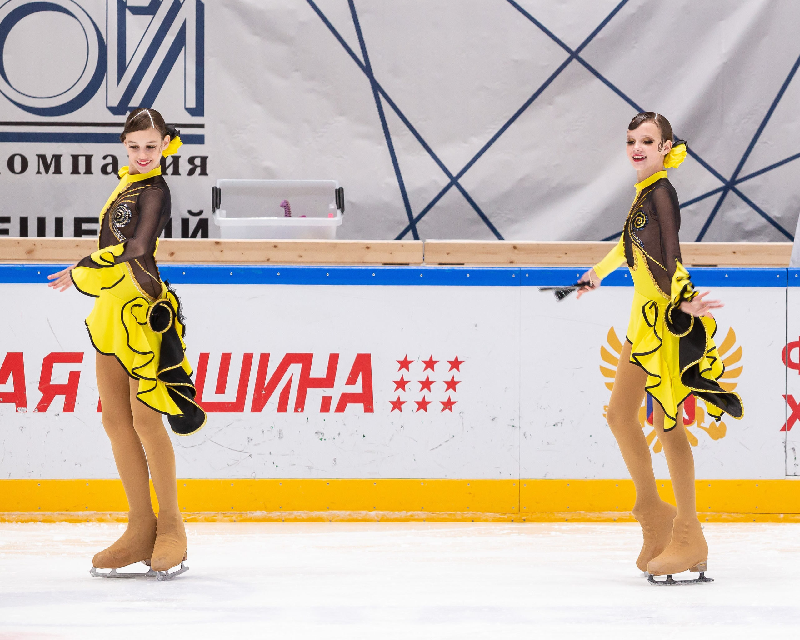 VII Ежегодный фестиваль массовых танцев на льду и фигурного катания «Петровский лёд» Санкт-Петербург 2024. Репортажный фотограф в Москве