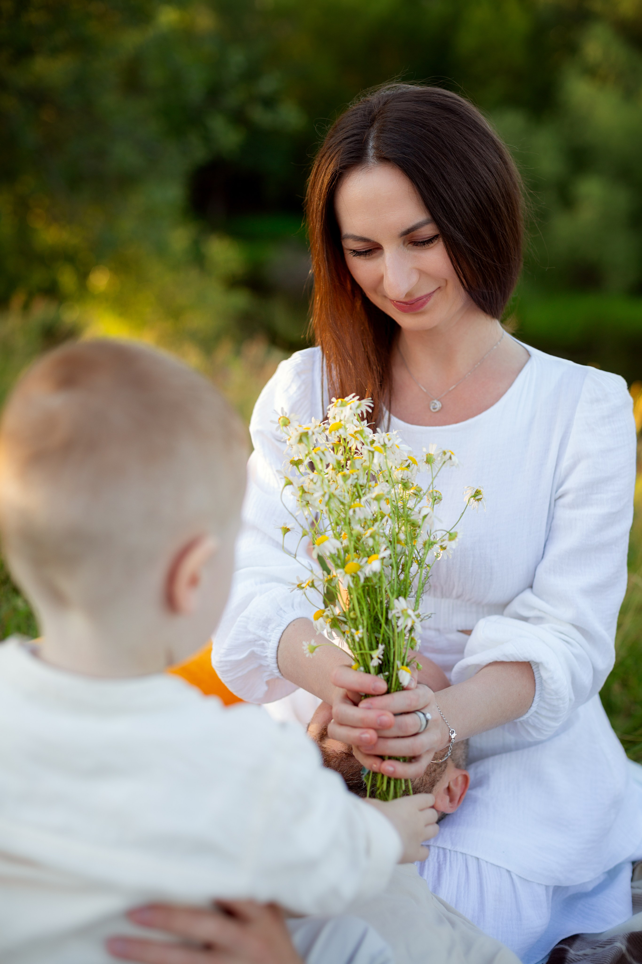 Семейный летний пикник с велосипедом. Фотограф Ульянкина Мария