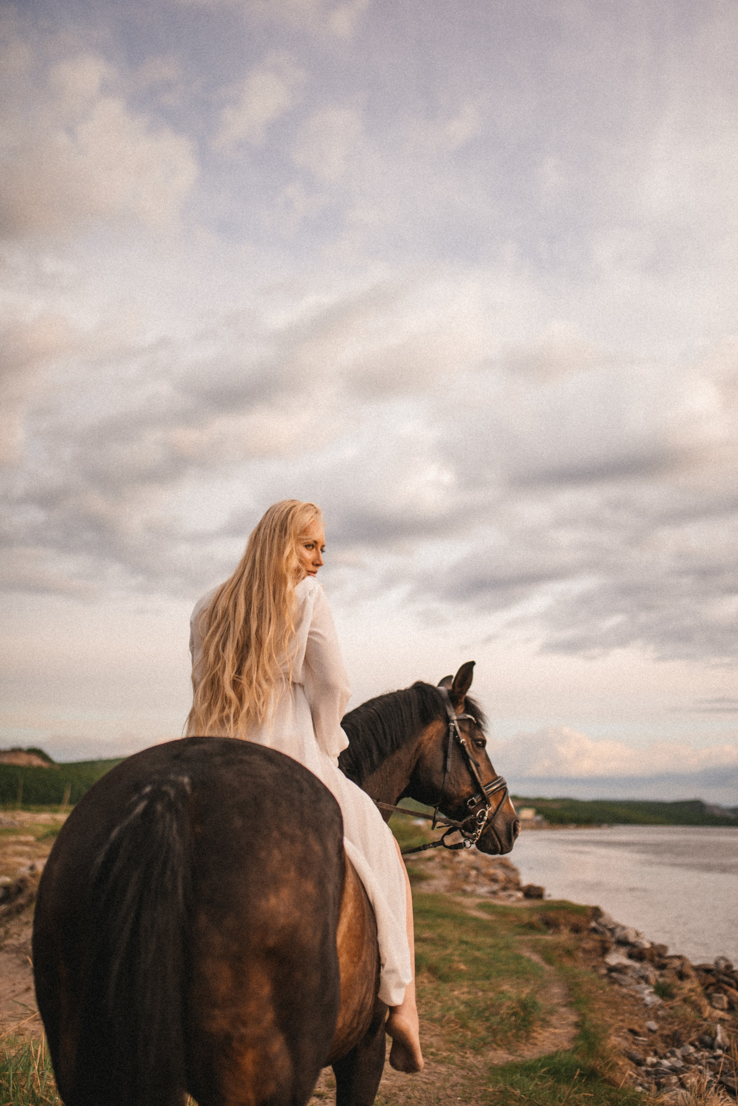 Валерия. Атмосферная фотосессия с лошадью. Фотограф в Мурманске Екатерина Рудак