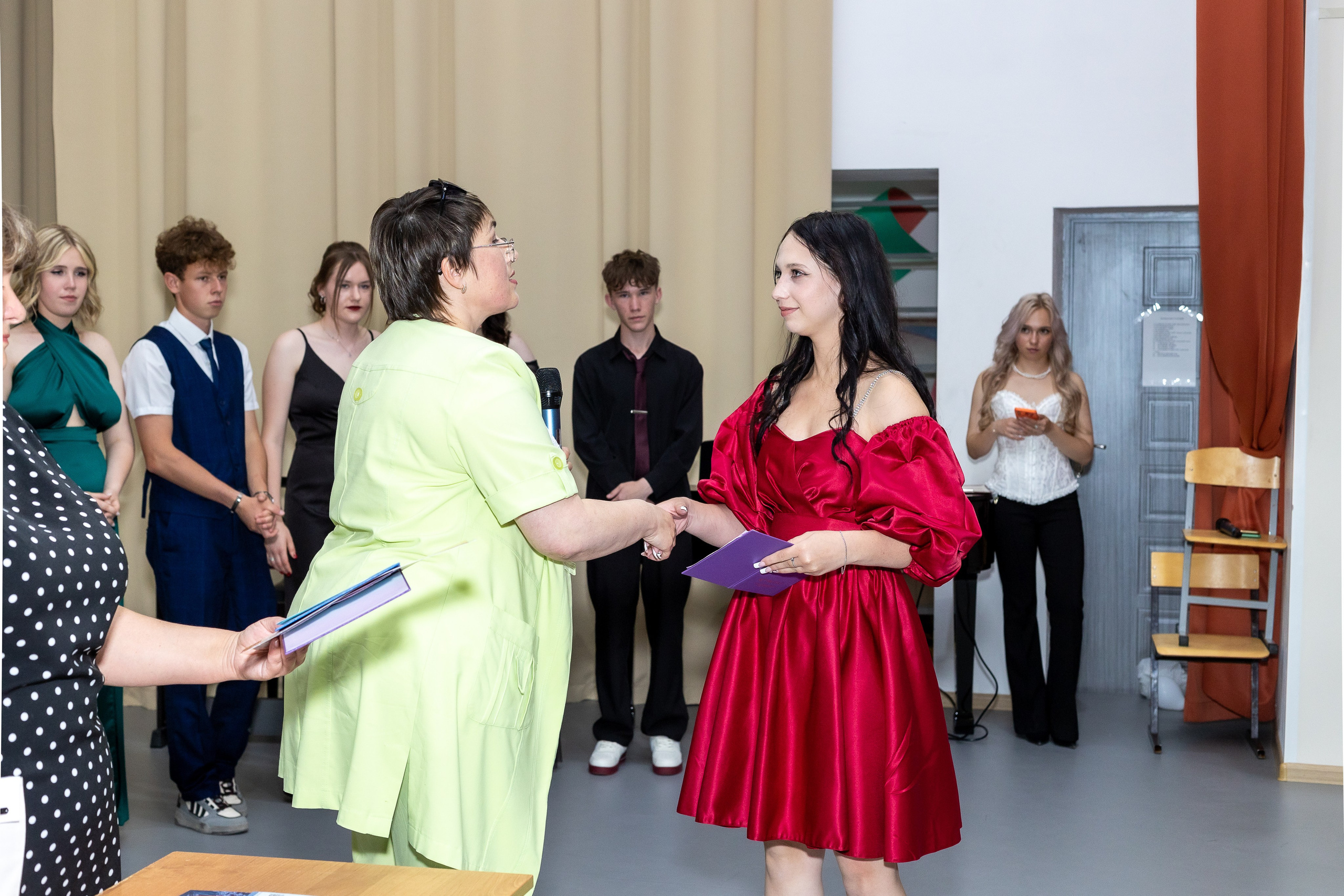 Вручение аттестата 2025. Выпускные альбомы Майкоп, Краснодар Елена Золотарева