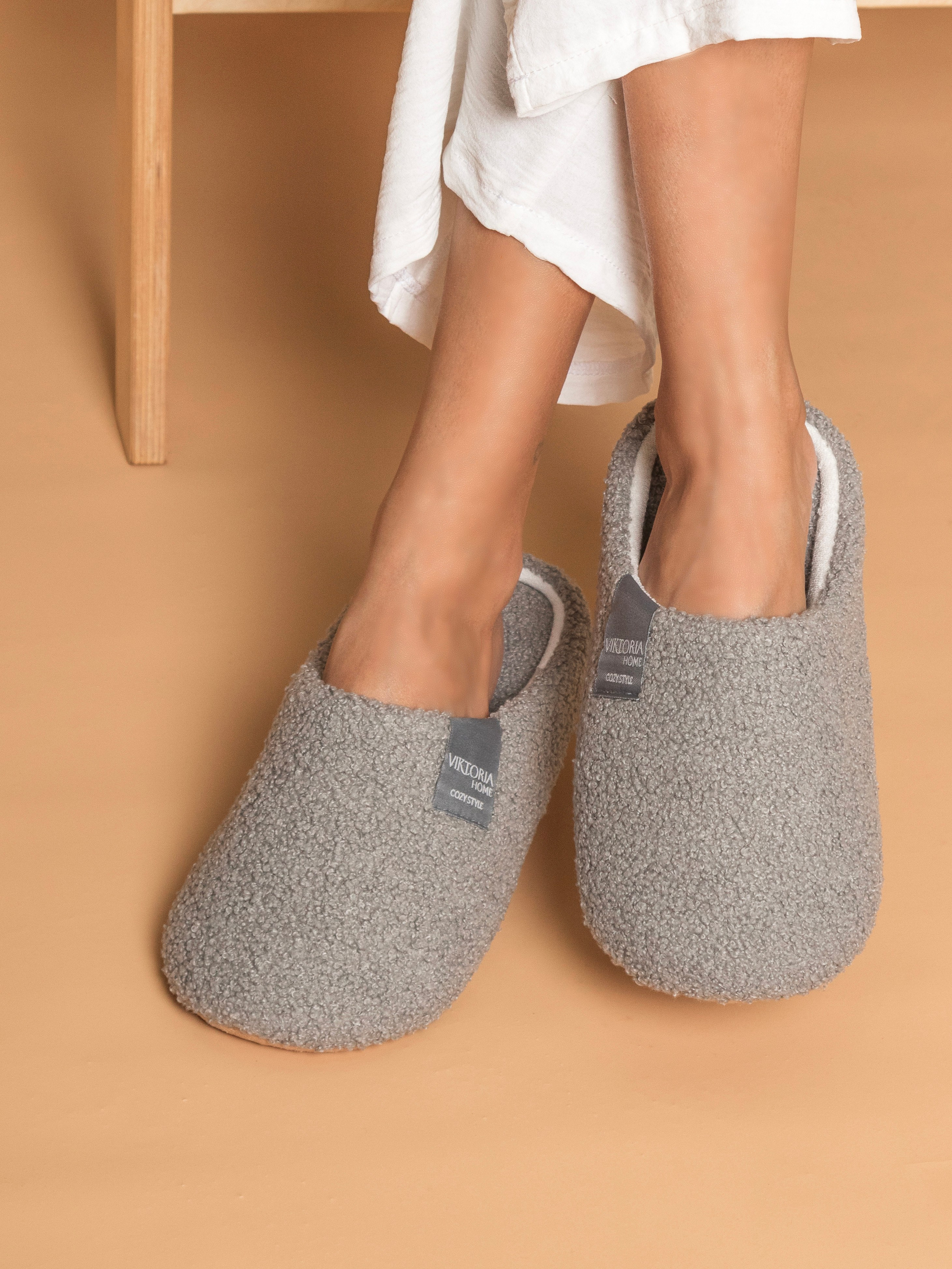 Тапочки. Фотостудия для Wildberries Ozon