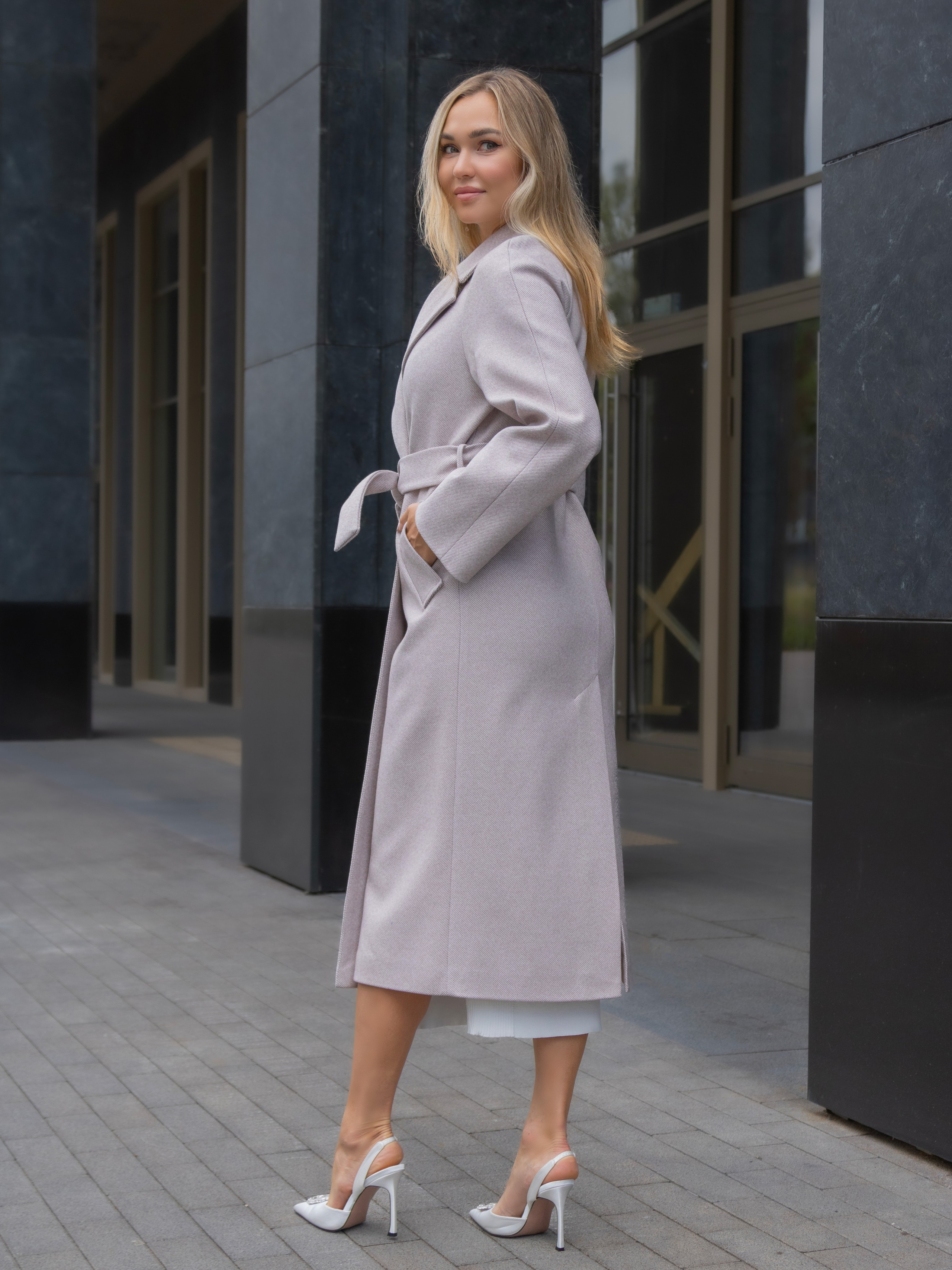 Шубы и пальто STREET. Фотостудия для Wildberries Ozon