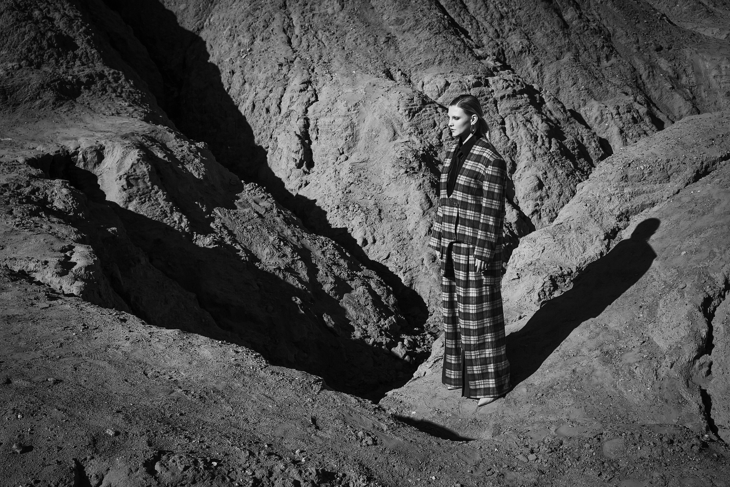 LOOKBOOK Autumn 2025 for AMUNESTIC. АННА ВЕРСО / ANNA VERSO | Визуальный художник / Visual artist