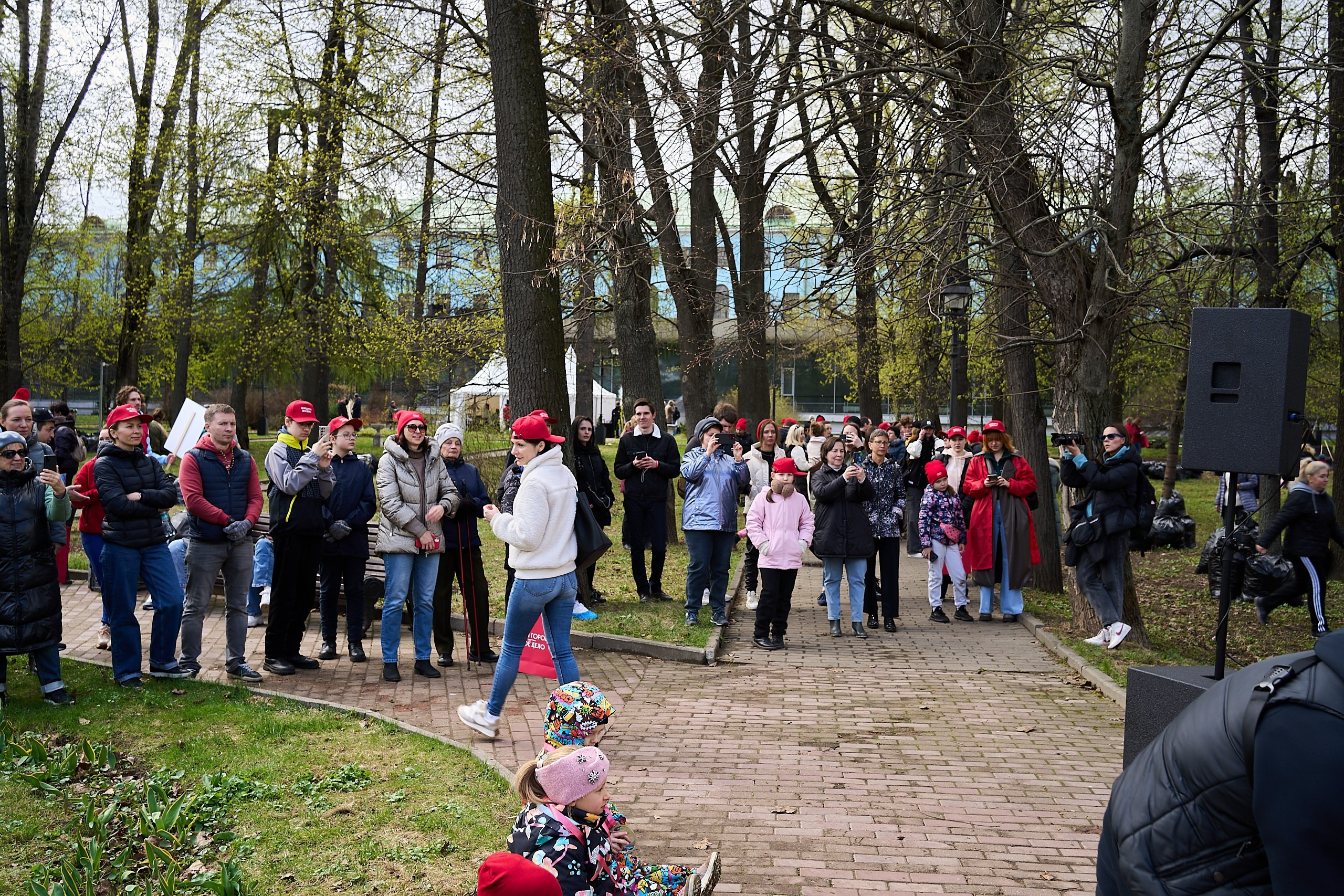 Субботник у Управления делами Мэра и Правительства Москвы. Фотограф и Видеограф в Москве. Олег Корушев