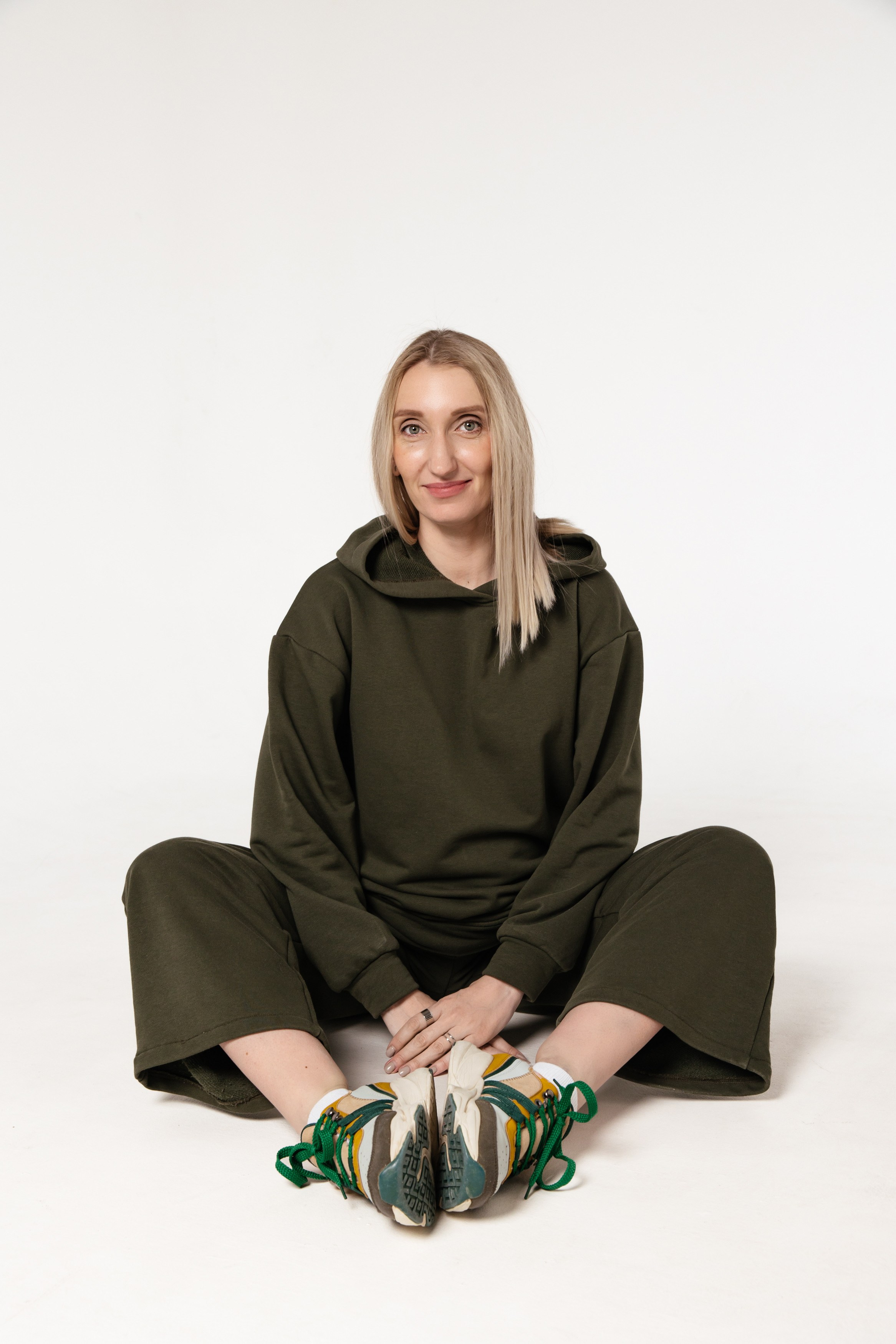 Женские студийные портреты для серт. Фотограф Анастасия Косюра